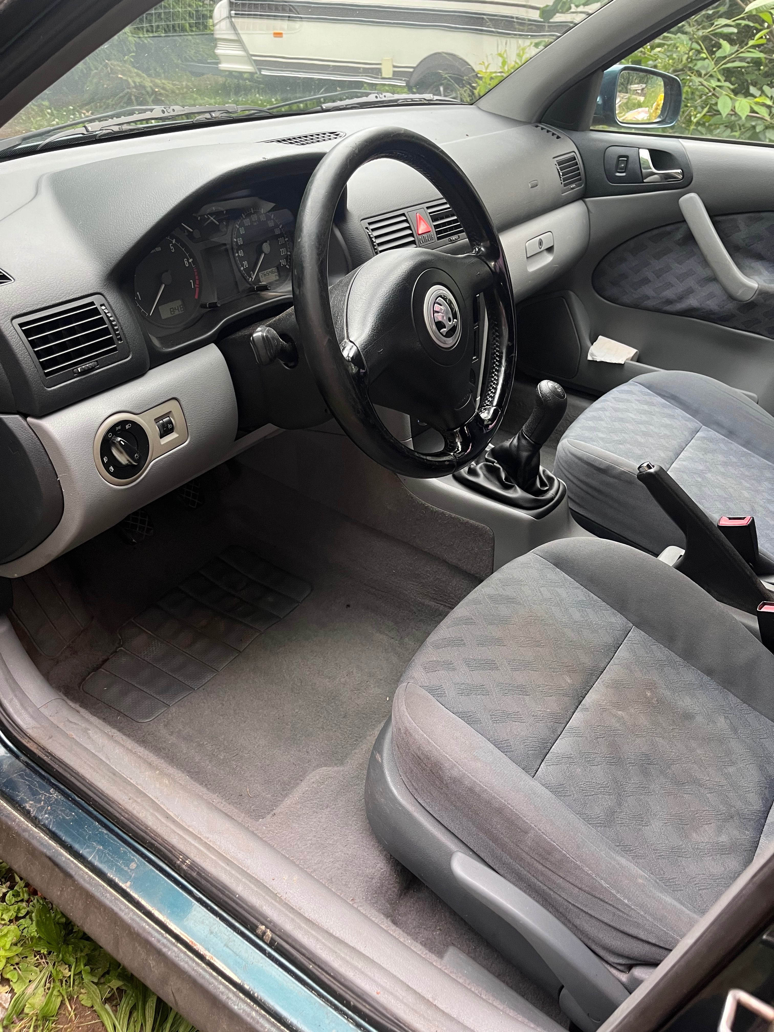 Škoda Octavia, Škoda Octavia 1,6 benzín 74 kw - fotka 5