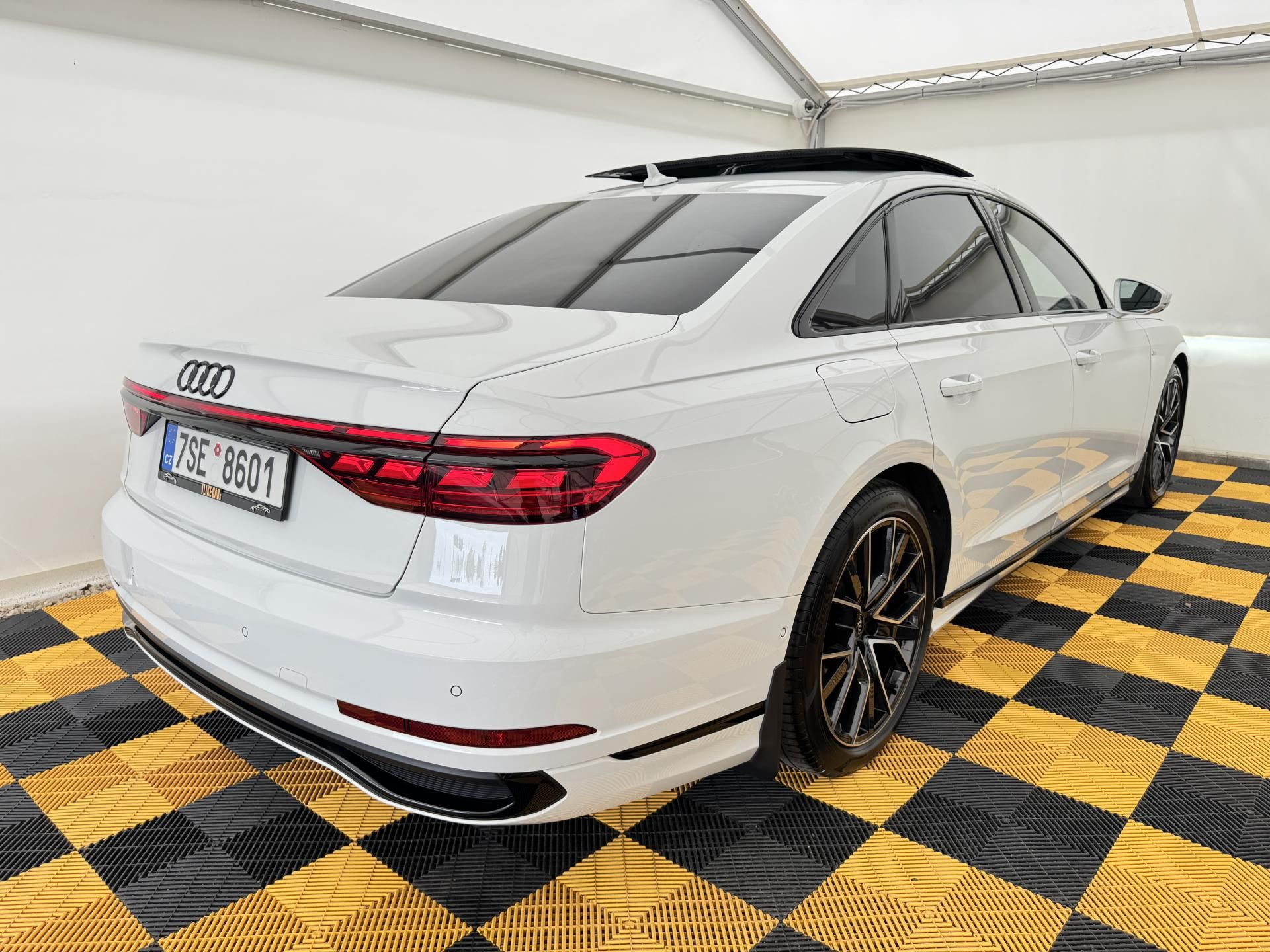 Audi A8, 55Tfsi*250kw*4x4*S-Line*DPH* - fotka 5
