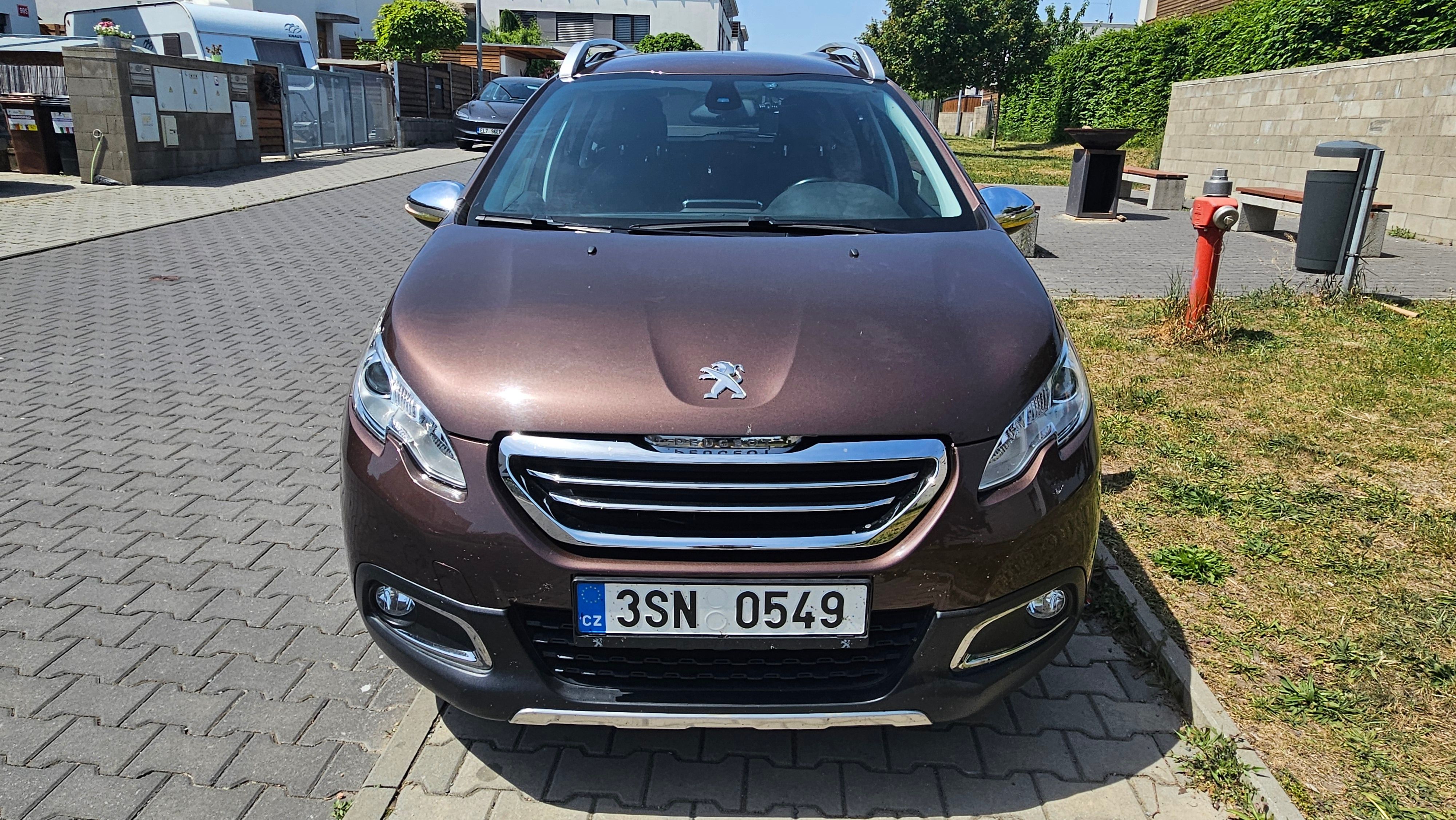 Peugeot 2008, Peugeot 2008 1.6 HDI garážován - fotka 4