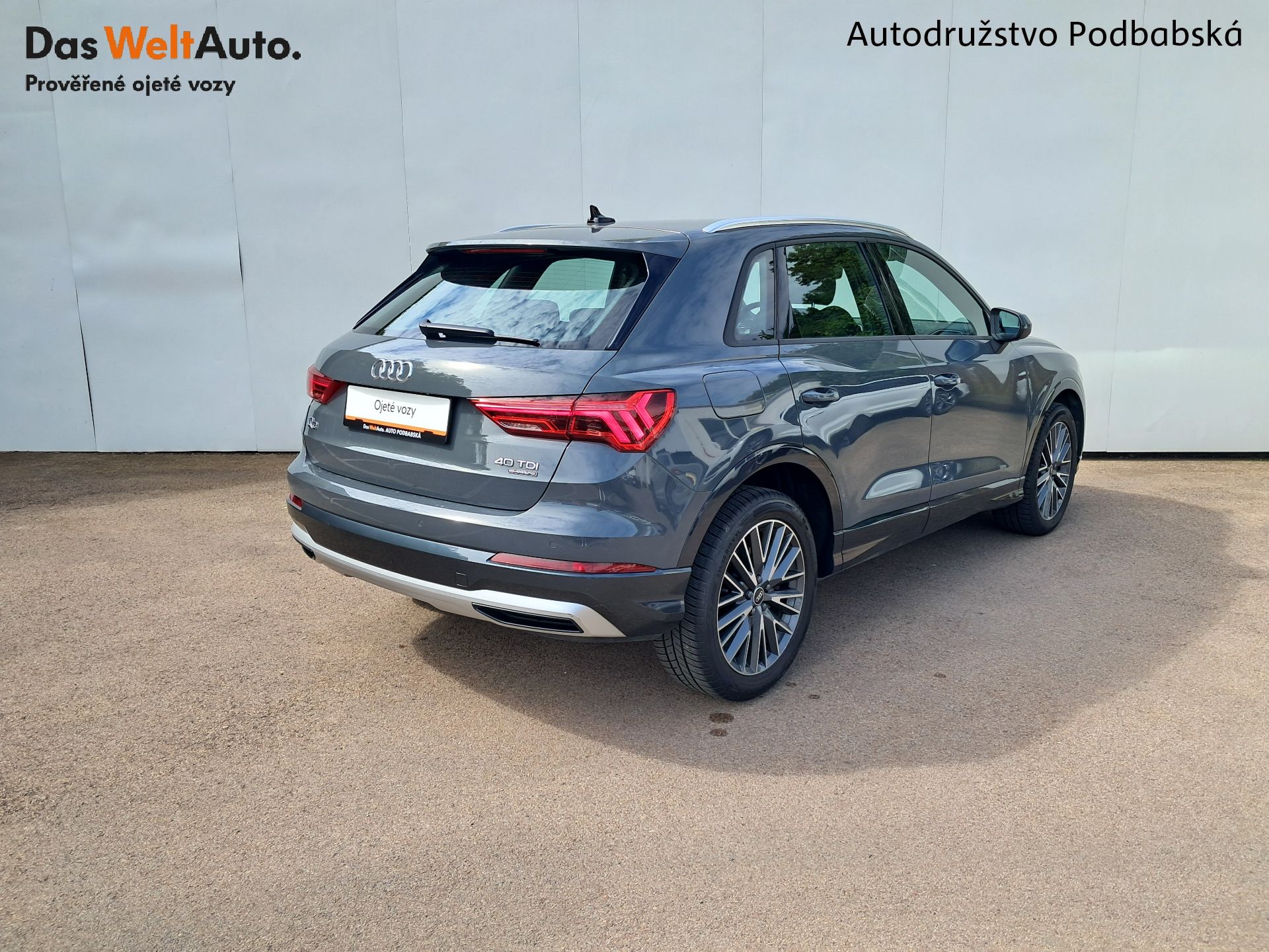 Audi Q3, AUDI Q3 ADVANCED 40 2.0 TDI / - fotka 2