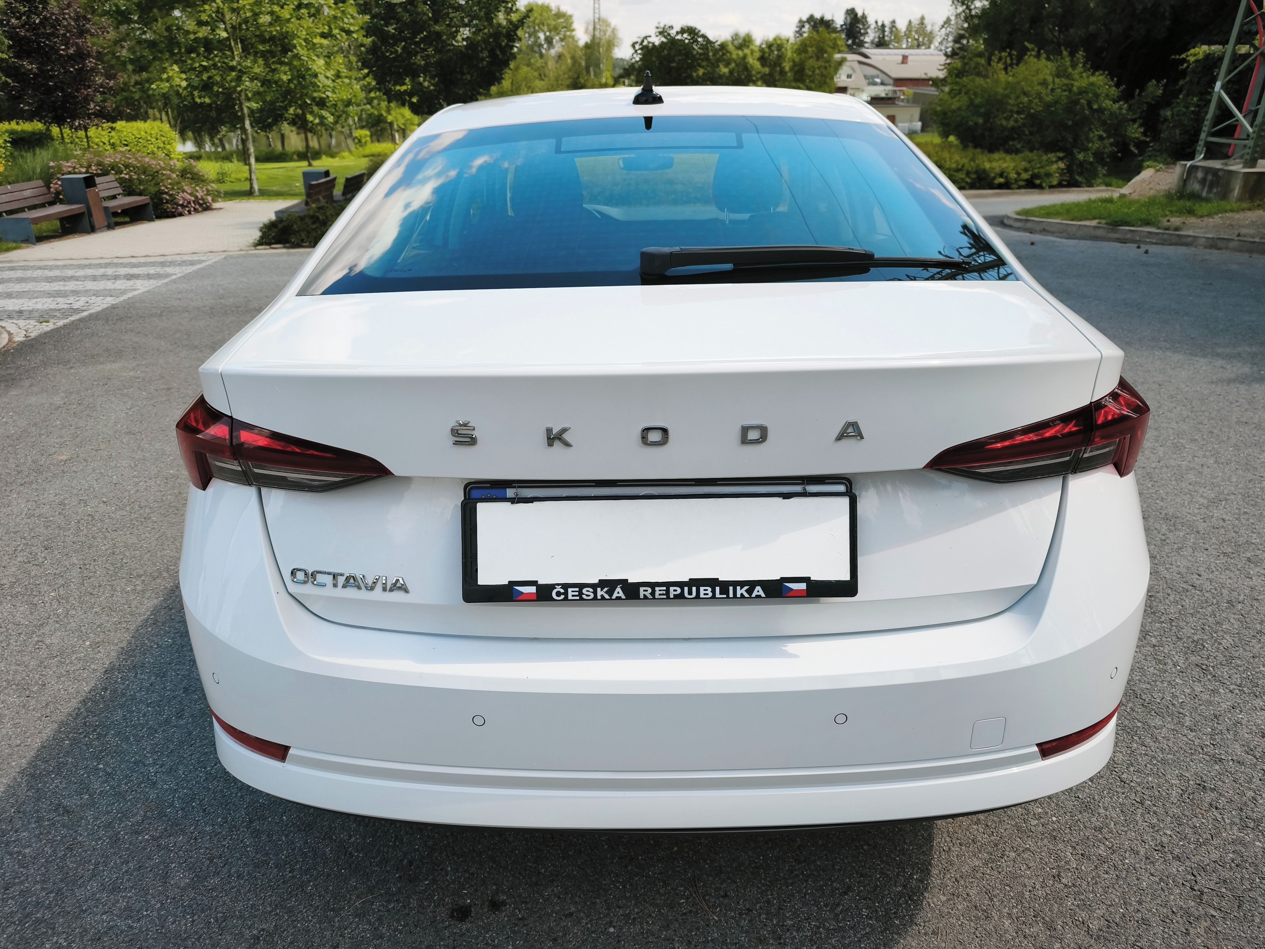 Škoda Octavia, 2,0 TDI Ambition,Č.R.1 majitel - fotka 6