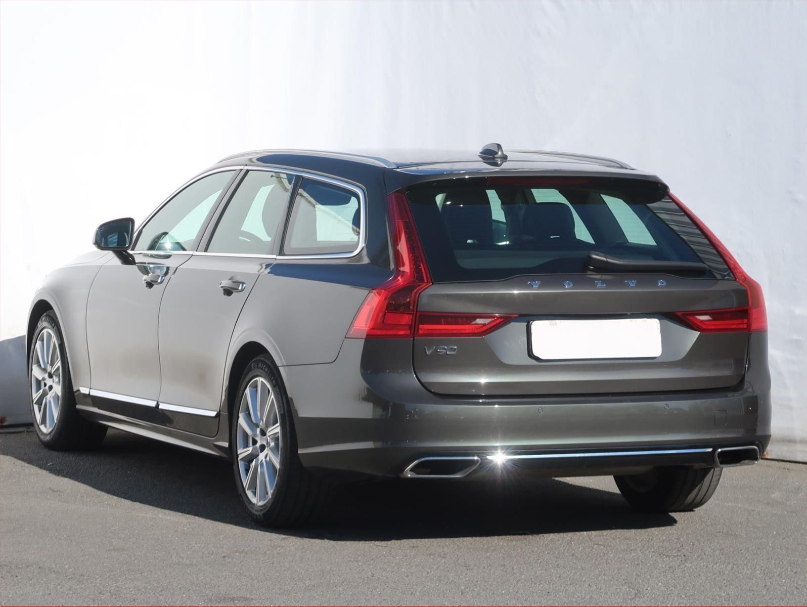 Volvo V90, D5 AWD, 4X4, Automat - fotka 4