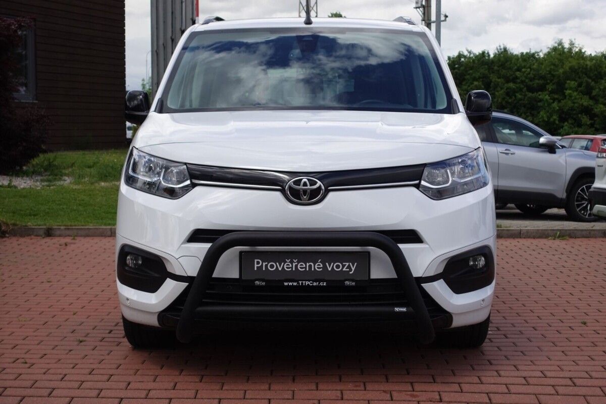 Toyota Proace City Verso, 1.5 D4-D 130 6 MT Long 5D - fotka 2