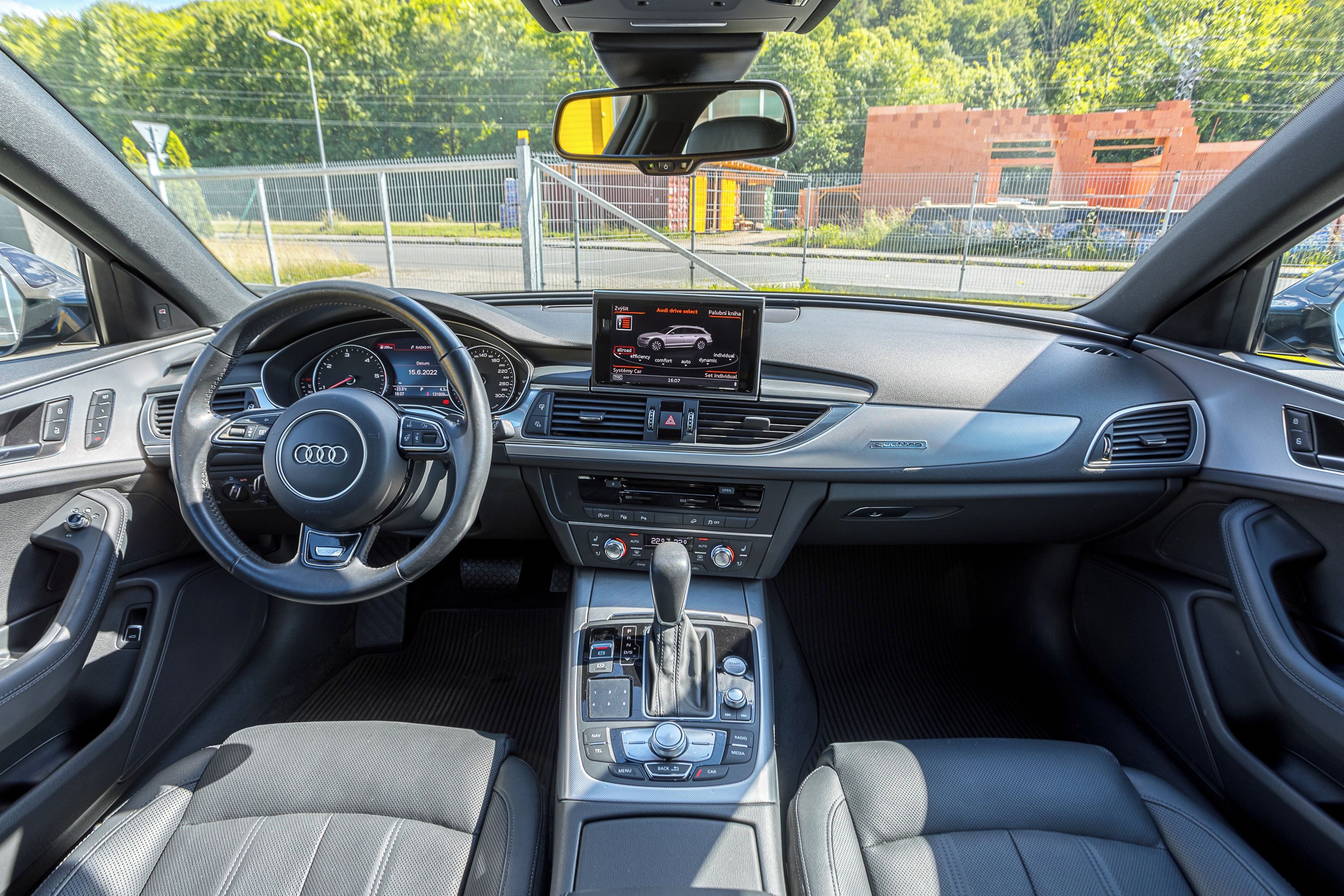 Audi A6 allroad, 3,0 TDI 200kW, 4x4, Nez.topení - fotka 4