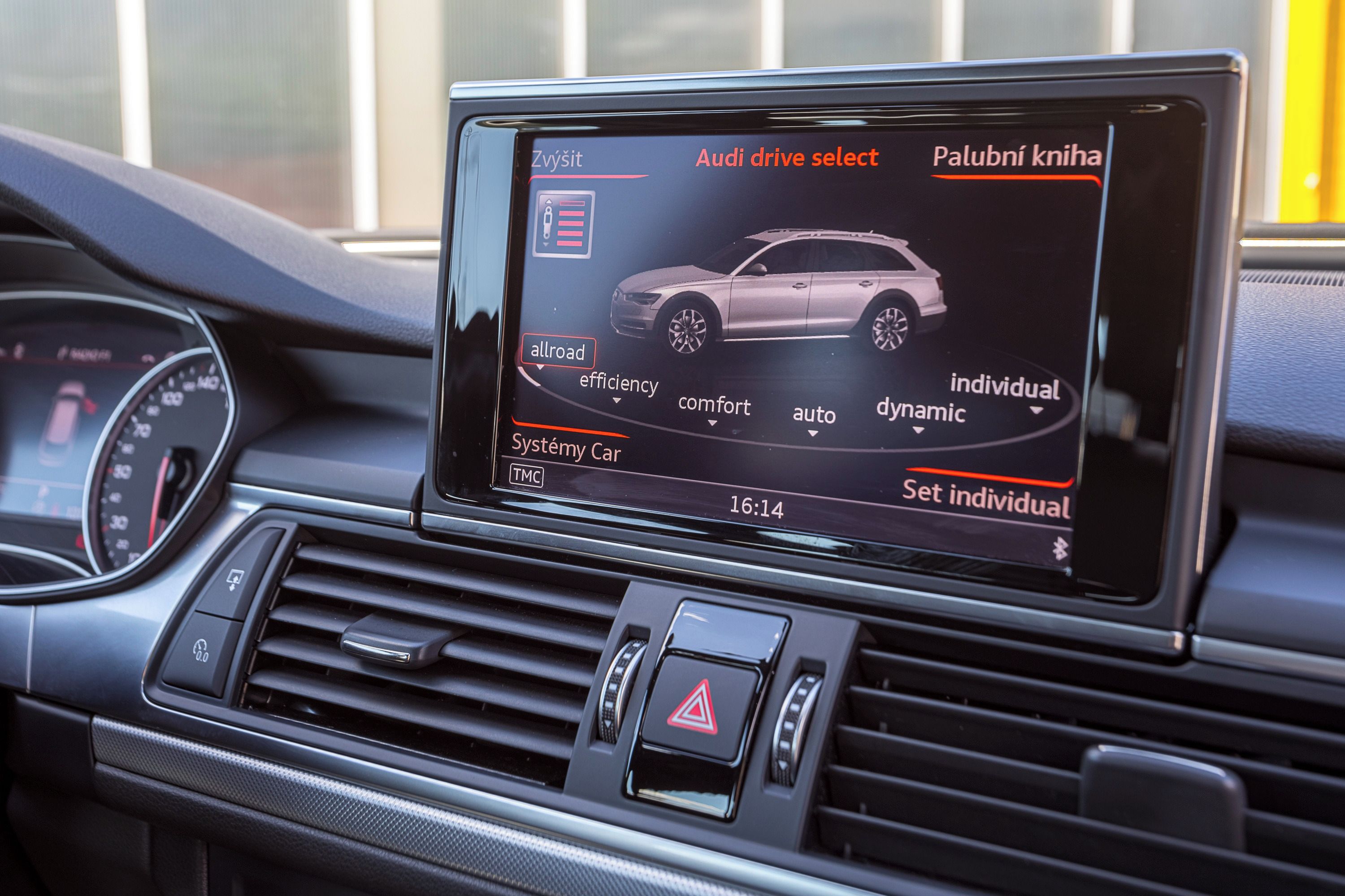 Audi A6 allroad, 3,0 TDI 200kW, 4x4, Nez.topení - fotka 6