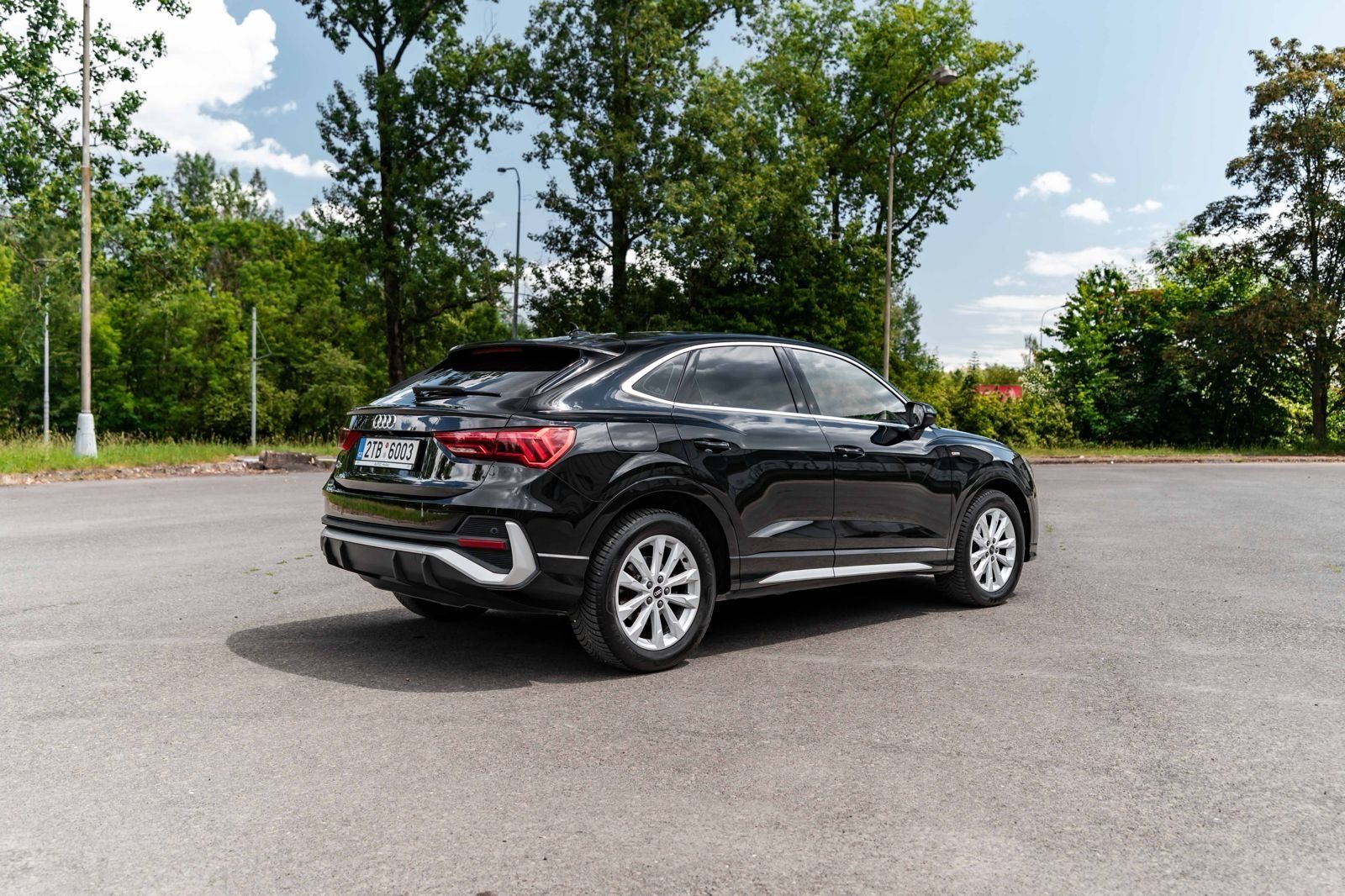 Audi Q3, 2.0 TDI CZ S-Line Sportback - fotka 3