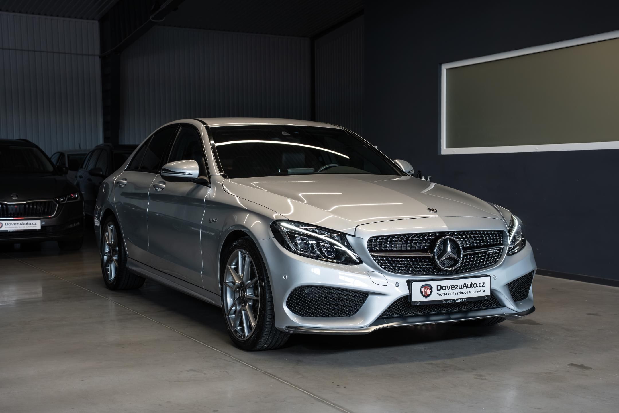 Mercedes-Benz Třídy C, C43 AMG BITURBO 4MATIC 270 kW - fotka 3