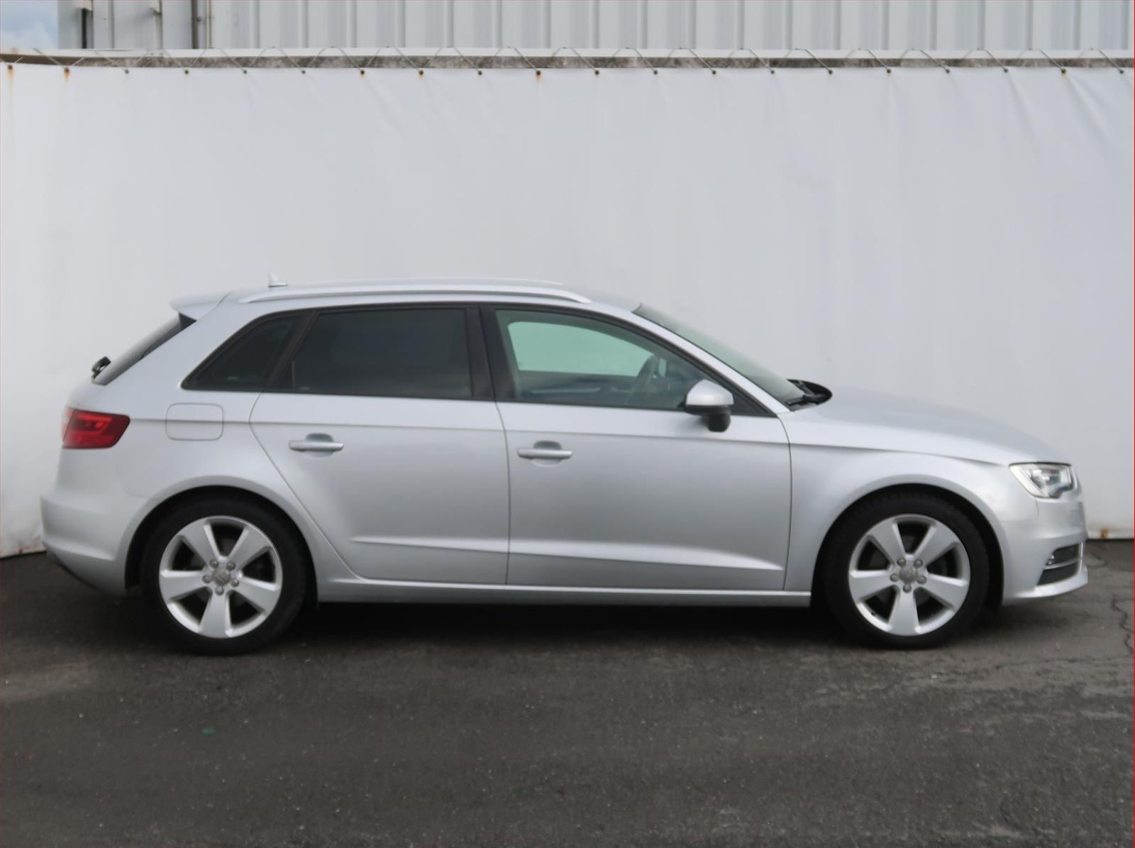 Audi A3, 2.0 TDI, Sport, Serv.kniha - fotka 6