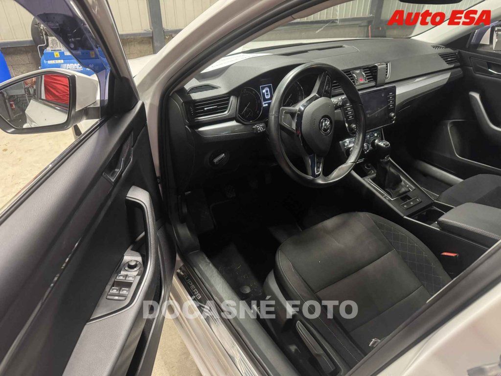 Škoda Superb, 2.0TDi - fotka 3