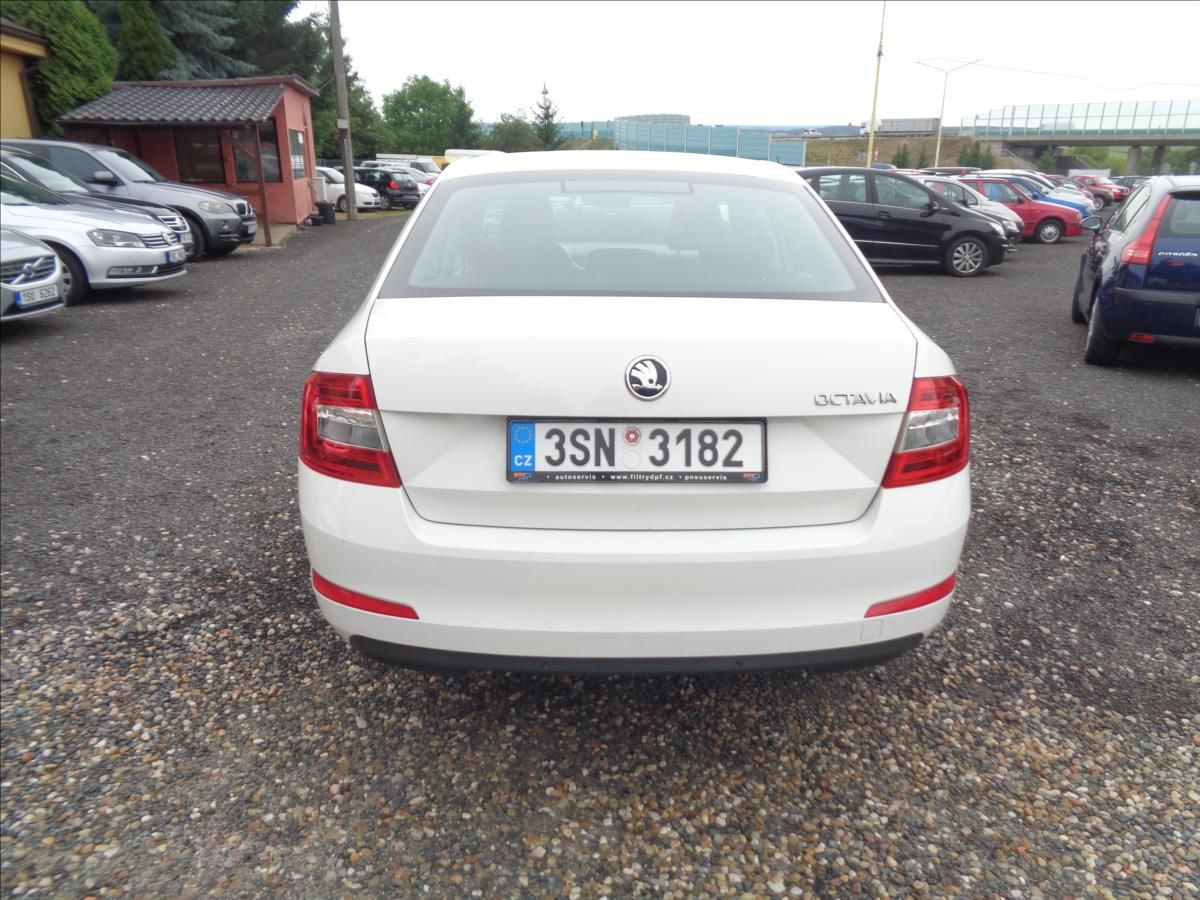 Škoda Octavia, 1,6 - fotka 6