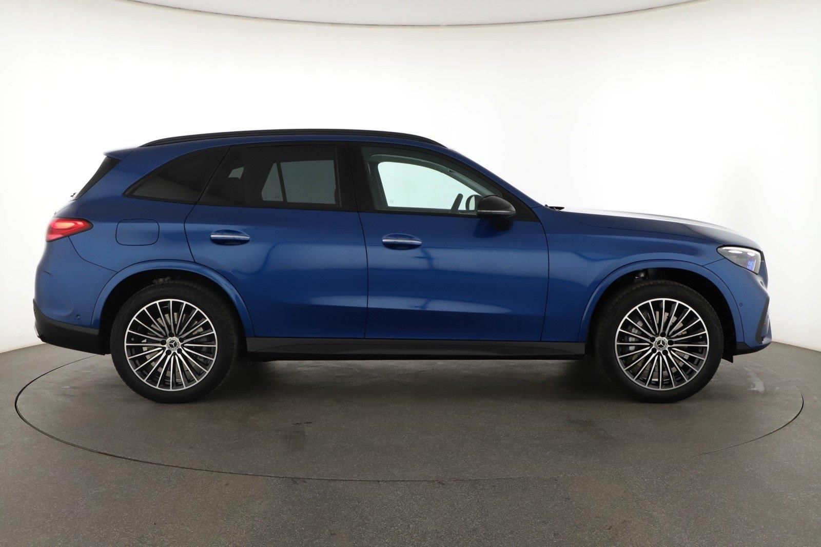 Mercedes-Benz GLC, 300 e 4MATIC, AMG Line - fotka 6