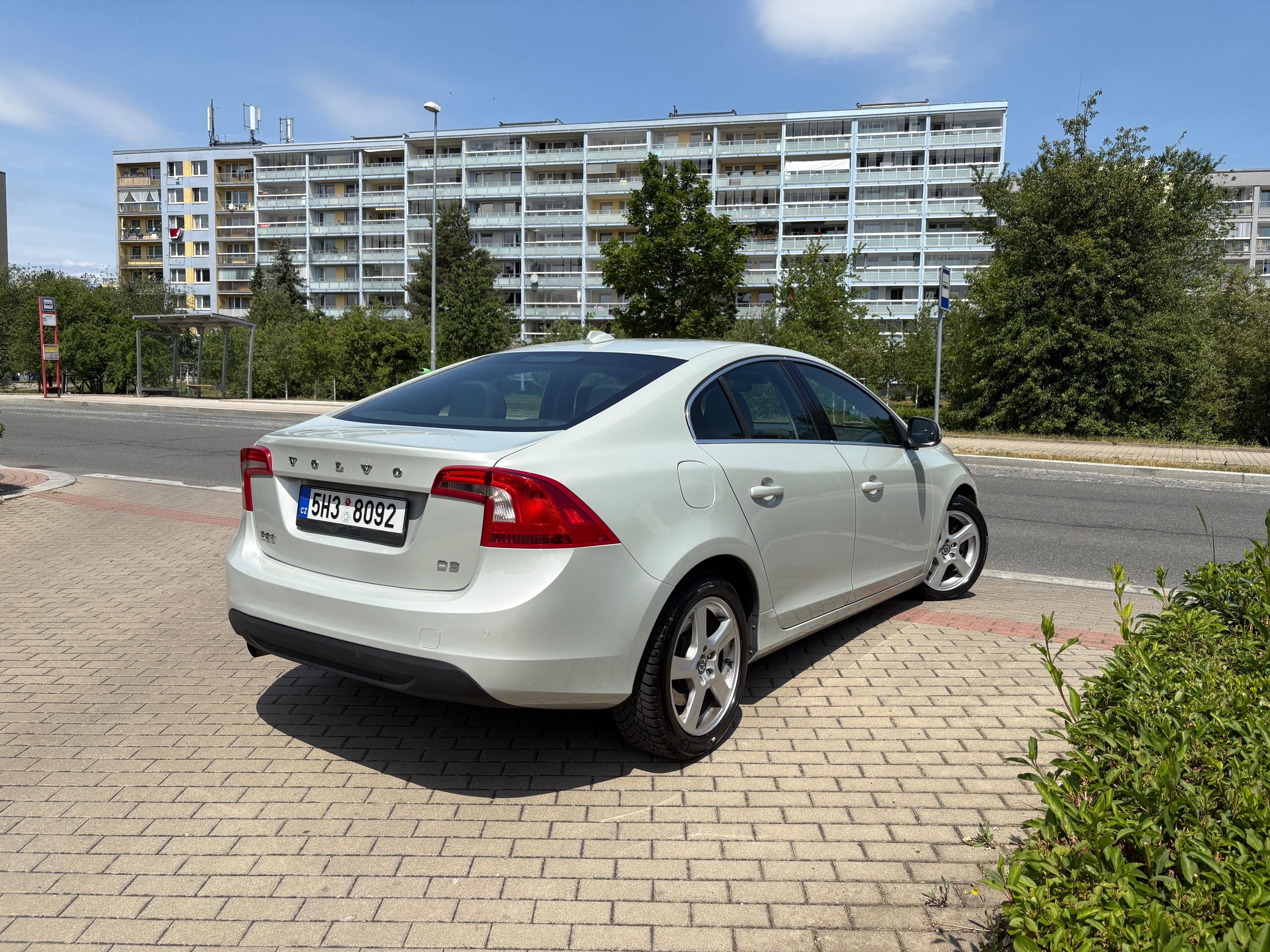 Volvo S60, 2.0 D3 120kW AUTOMAT - fotka 4