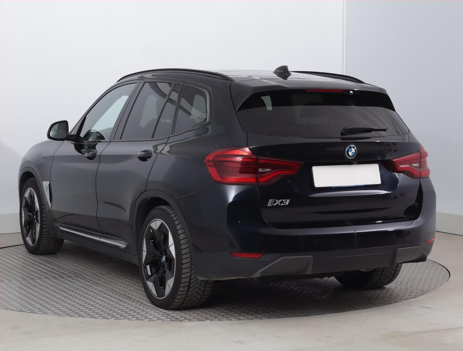 BMW iX3, 80 kWh, SoH 87% - fotka 4