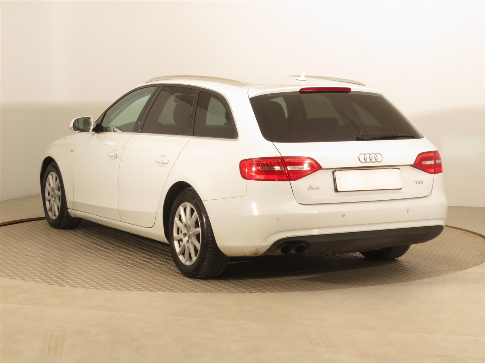 Audi A4, 2.0 TDI, Serv.kniha - fotka 4