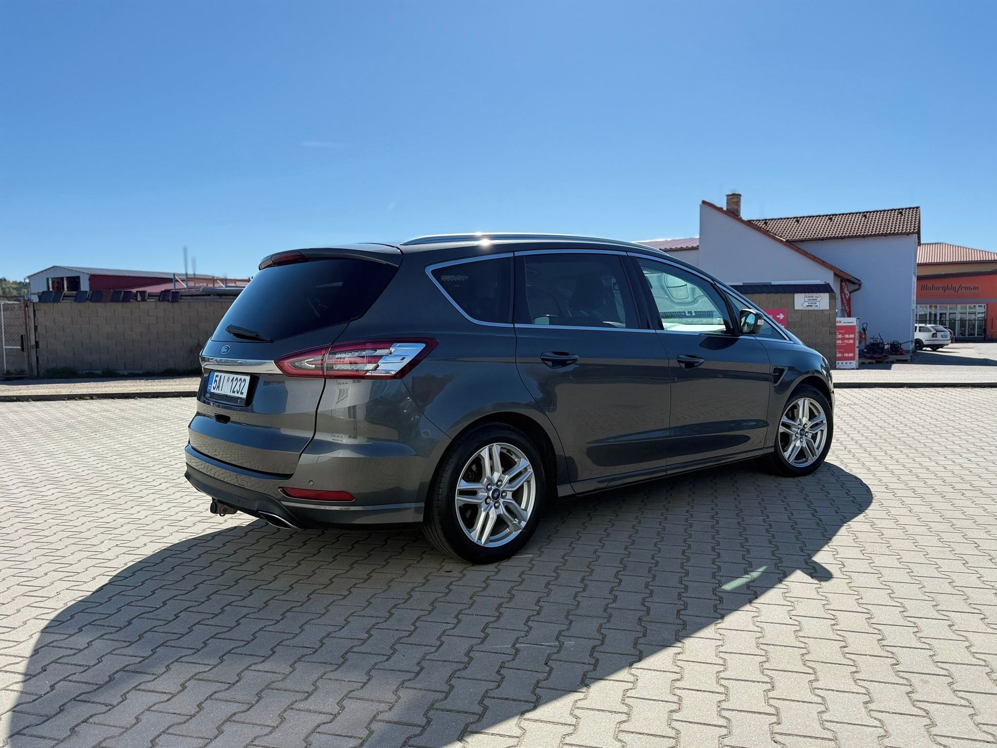 Ford S-MAX, Titanium 2.0 TDCi 110 kW 4x4 - fotka 4