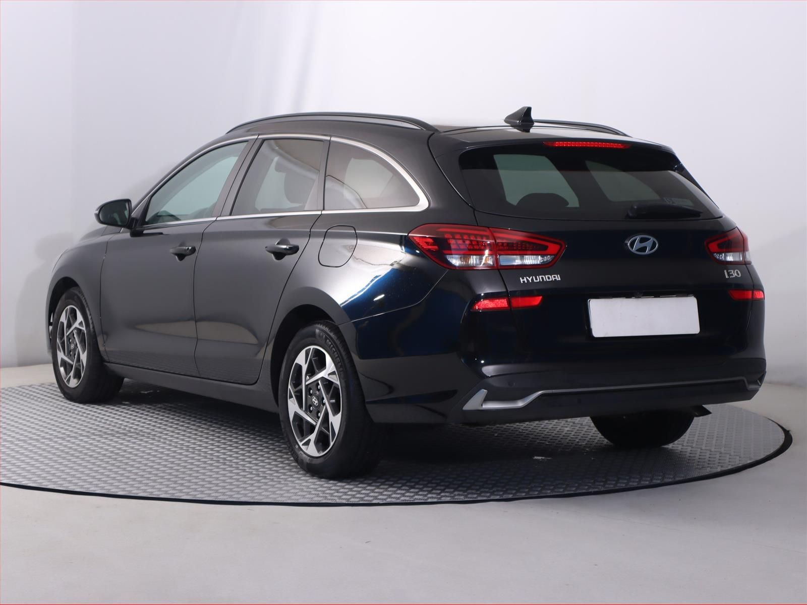 Hyundai i30, 1.5 T-GDI MHEV 48V - fotka 4