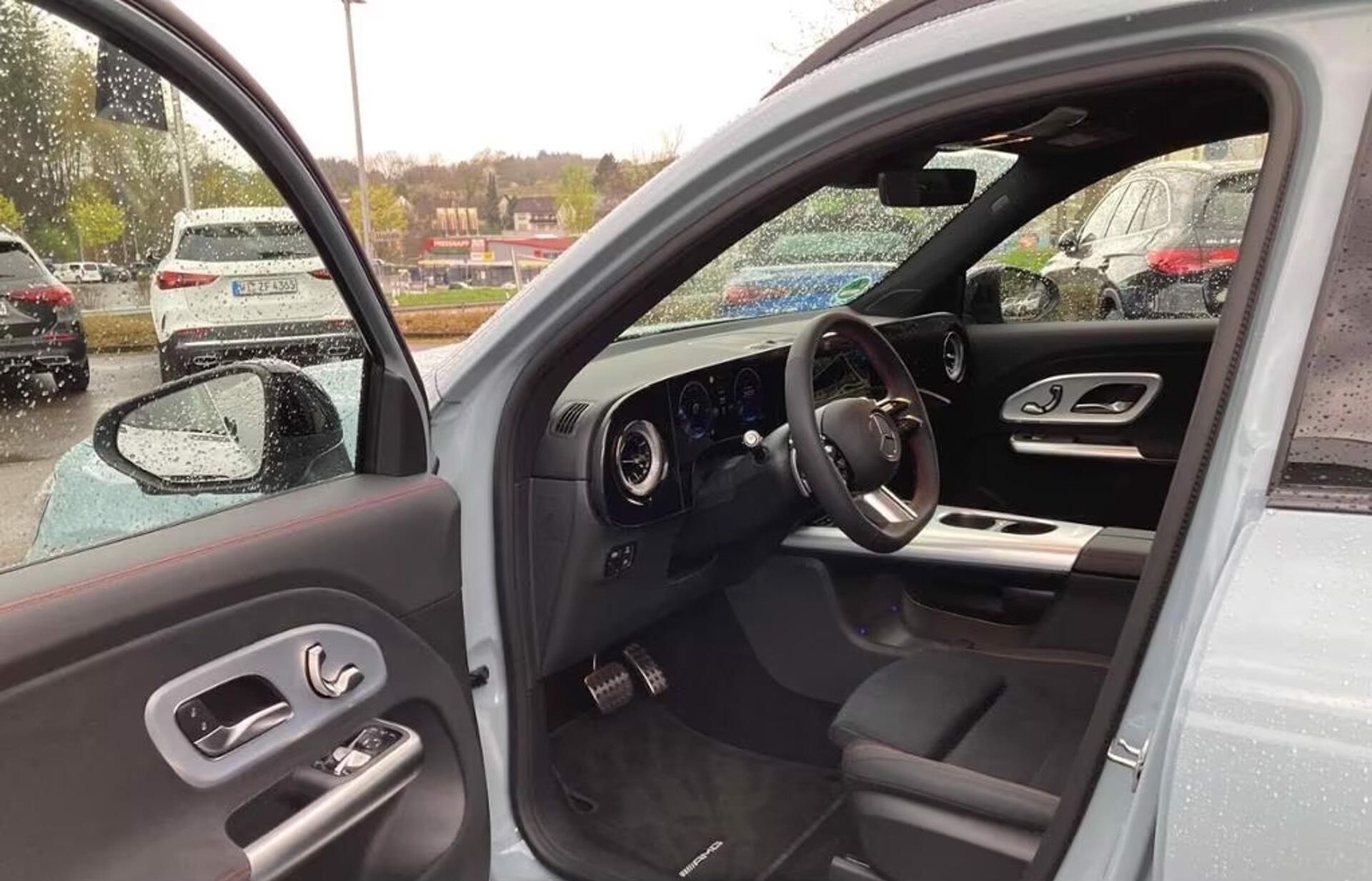 Mercedes-Benz GLB, 250+ AMG Pano 360 Tažné ACC - fotka 5