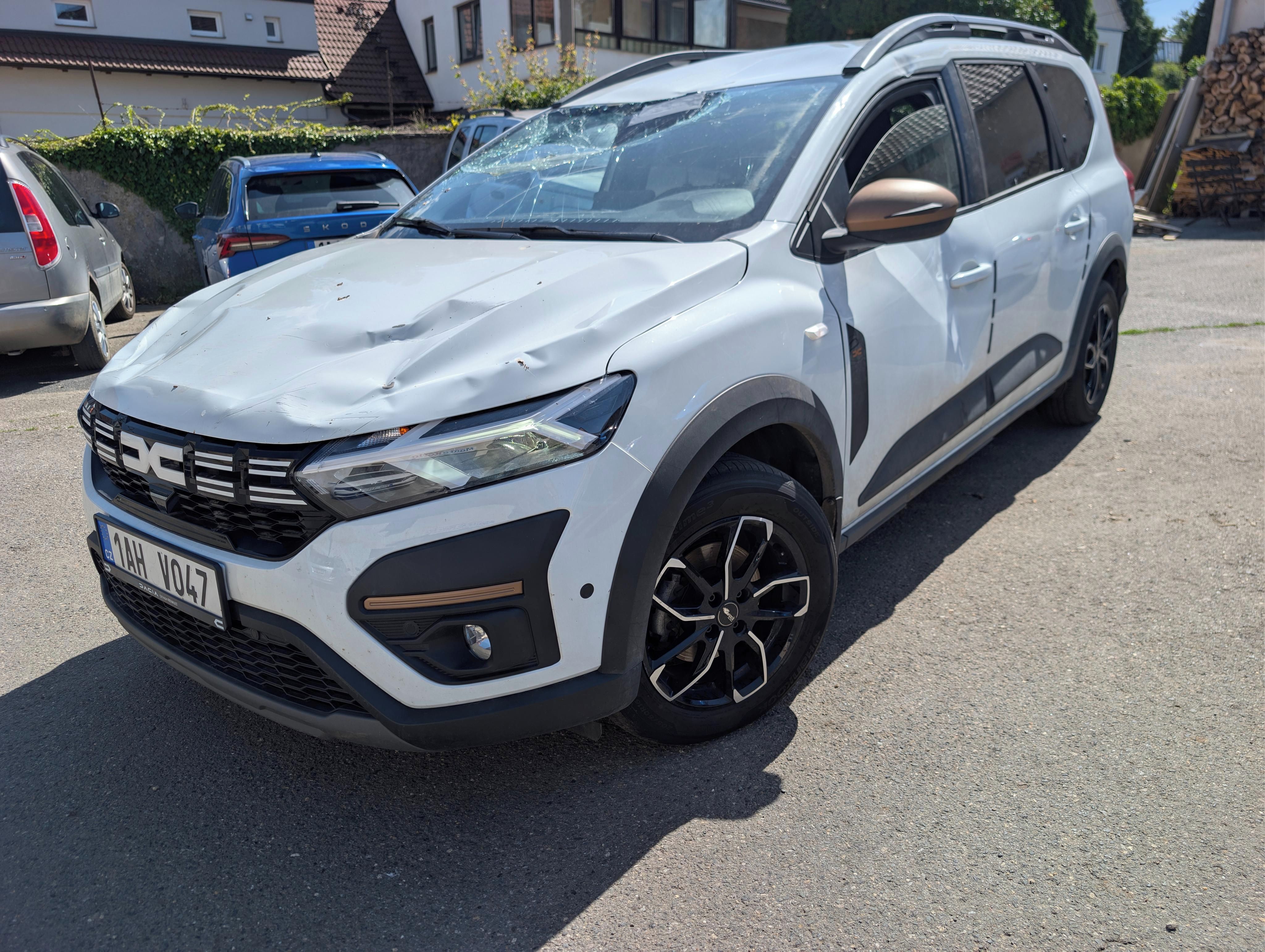 Dacia Jogger, TCe 110 Extreme, 7 míst - fotka 2