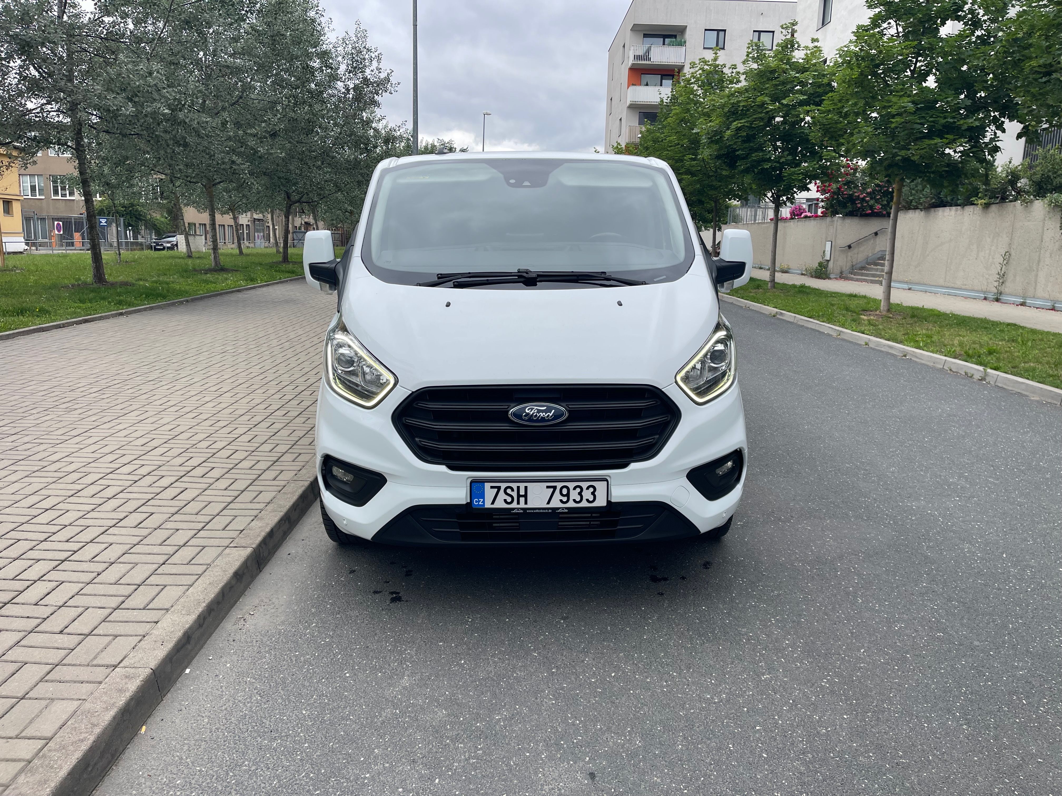 Ford Transit Custom, 2.0 TDCI  96 KW, 9 MIST, LONG - fotka 3