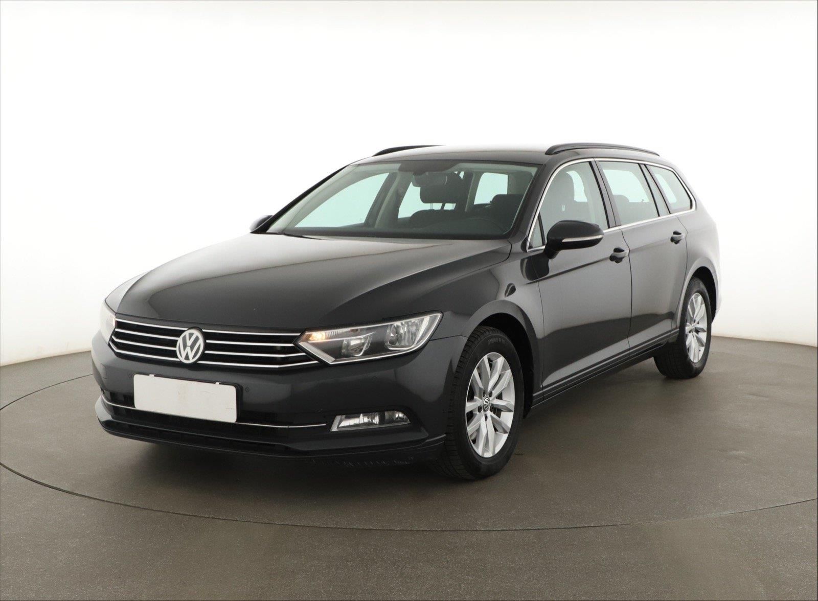 Volkswagen Passat, 2.0 TDI, Automat - fotka 2
