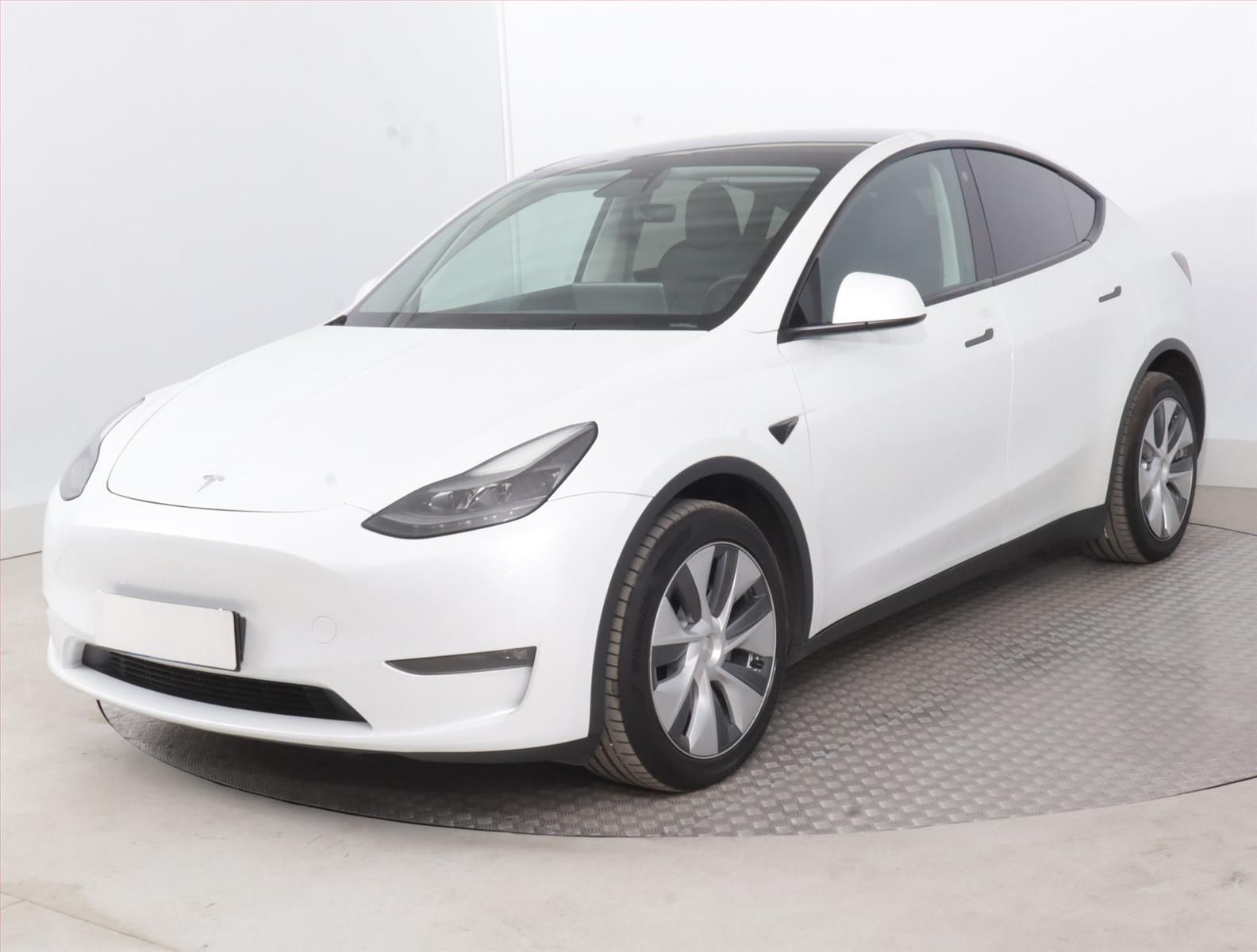 Tesla Model Y, Long Range AWD 79kWh, SoH 94% - fotka 2