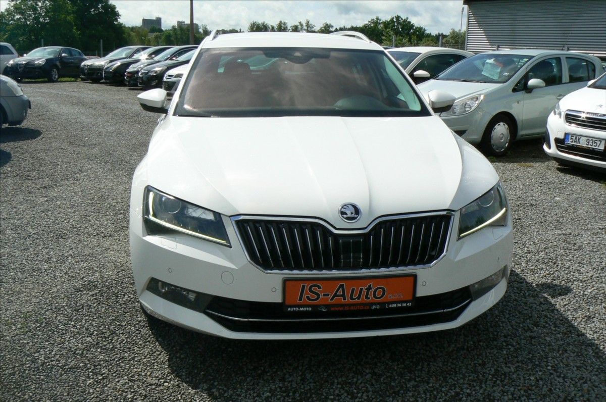 Škoda Superb, 2,0 TDi COMBI AUTOMAT - fotka 3