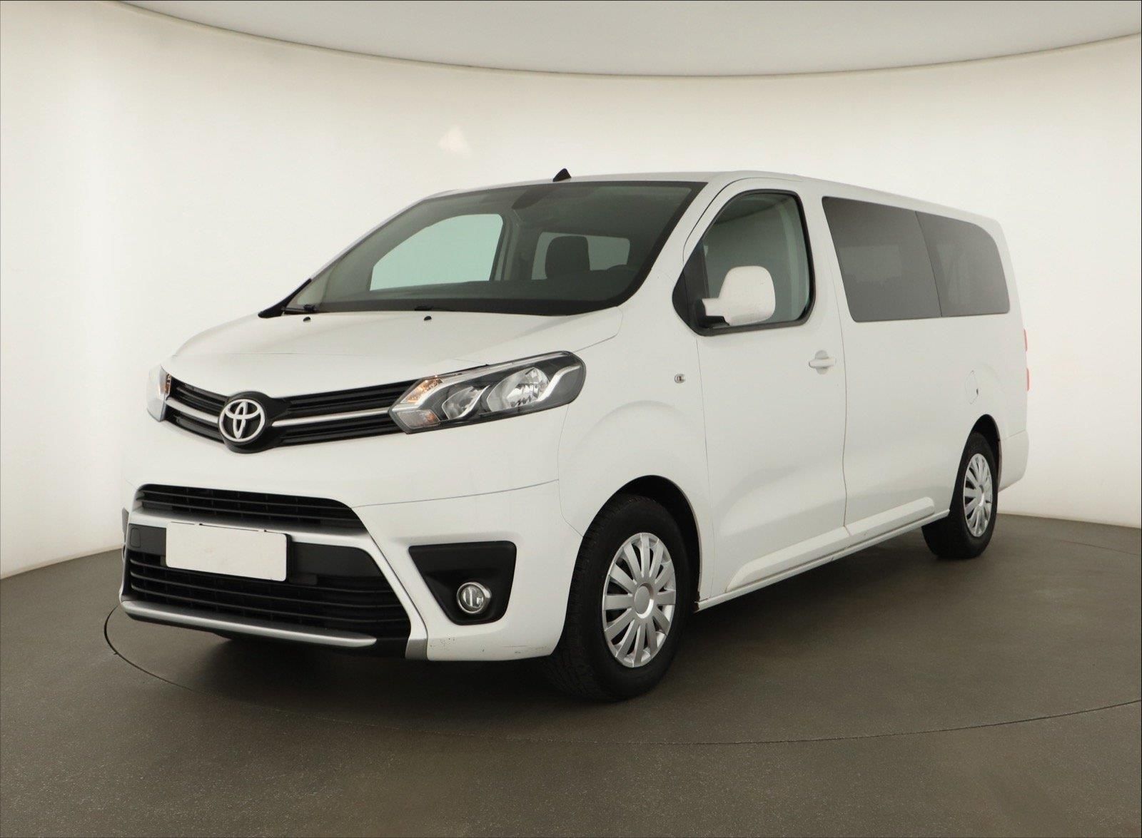 Toyota Proace Verso, 2.0 D-4D, 9 míst, L2 - fotka 2