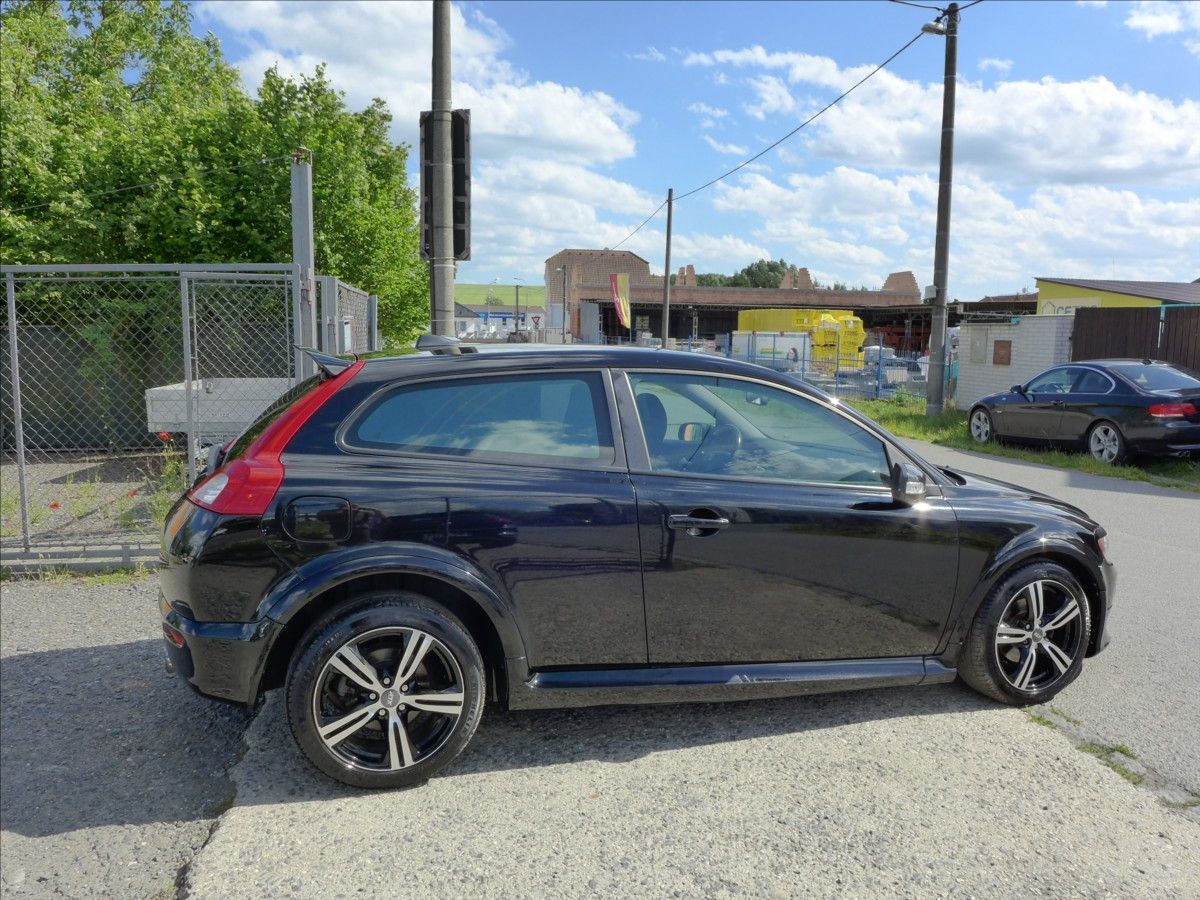 Volvo C30, 2,0 D  R-DESIGN, BEZ INVESTIC - fotka 5