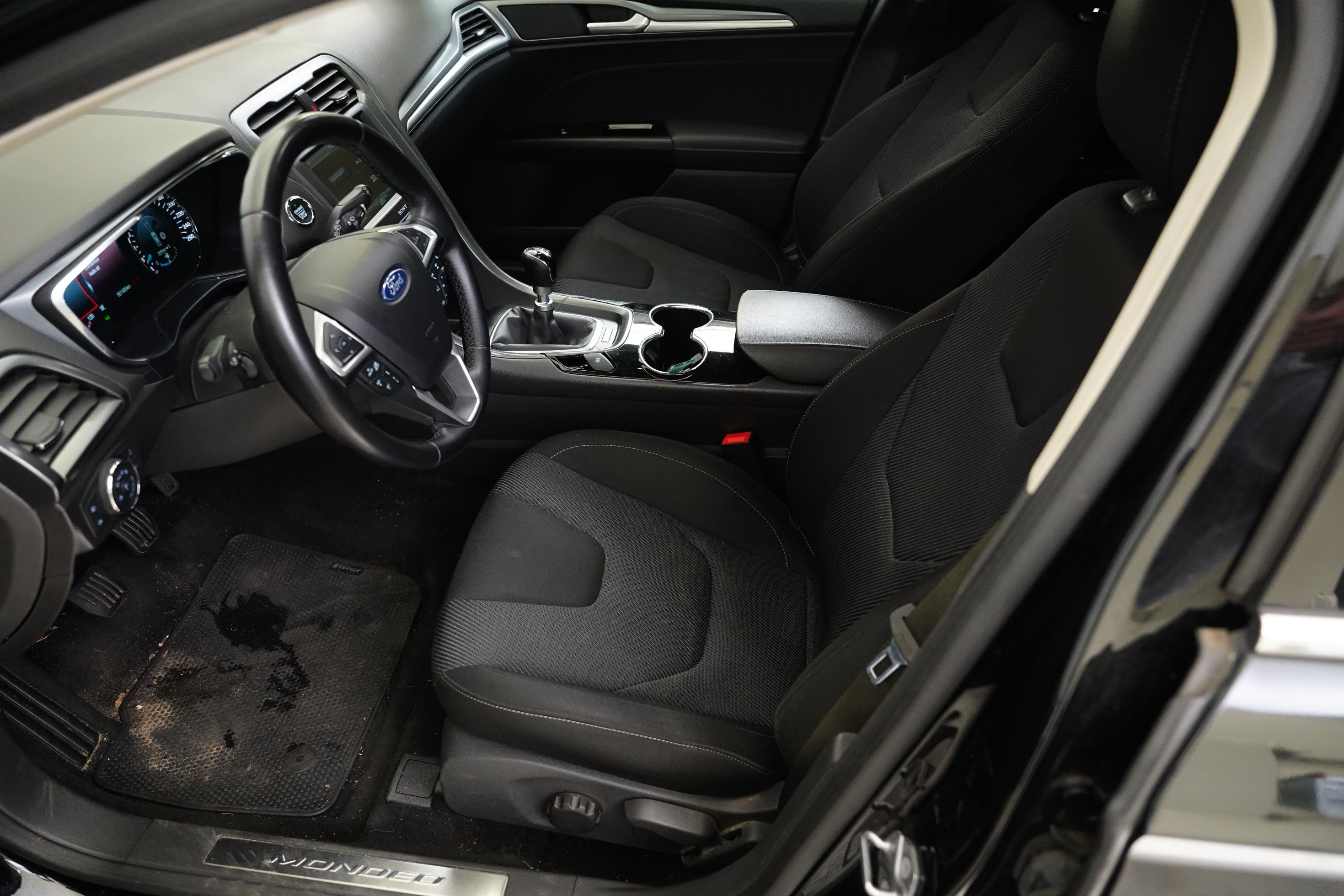 Ford Mondeo, 2.0 TDCi 110 kW Titanium - fotka 6