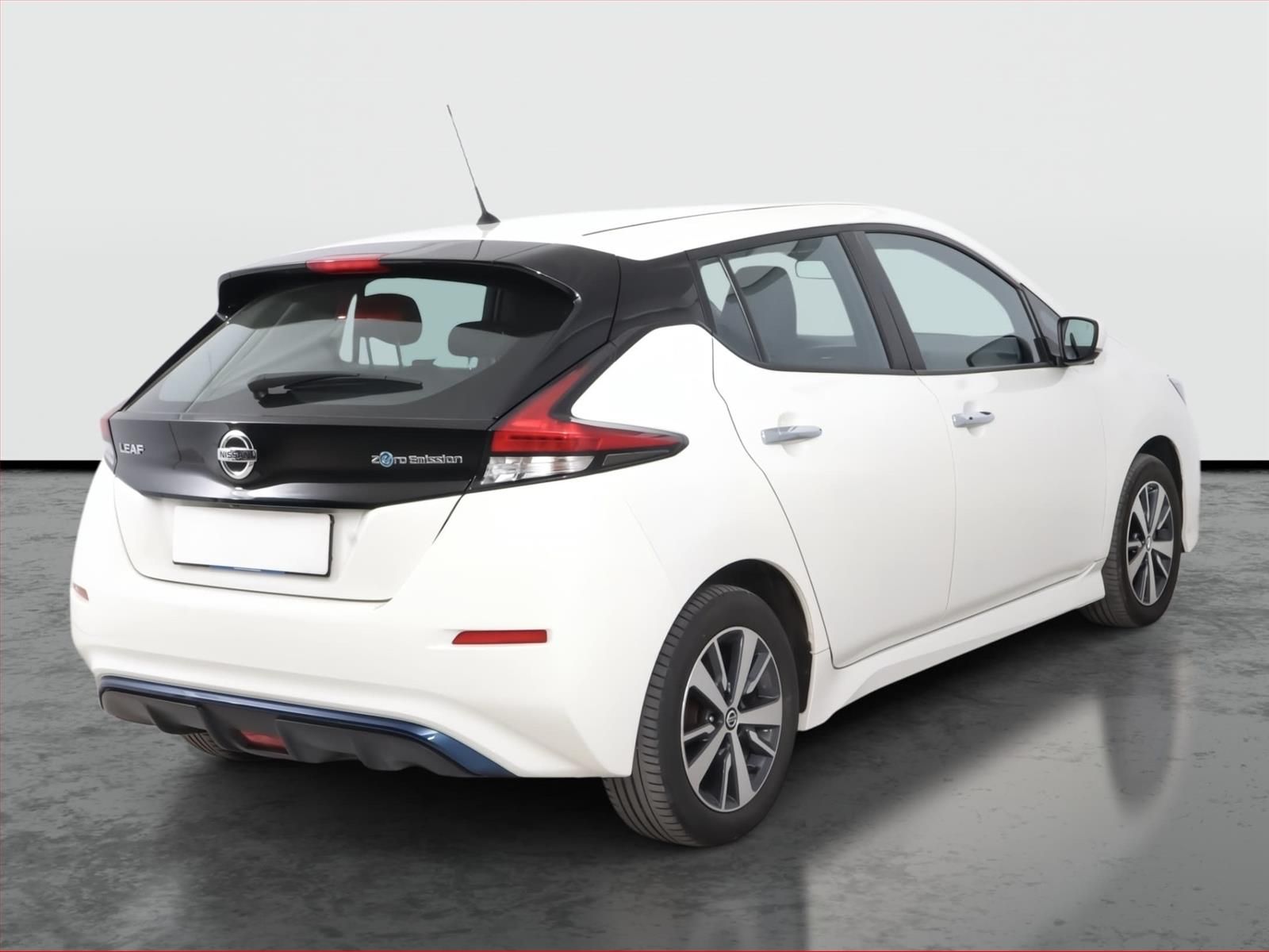 Nissan LEAF, 40 kWh, SoH 93%, Automat - fotka 5