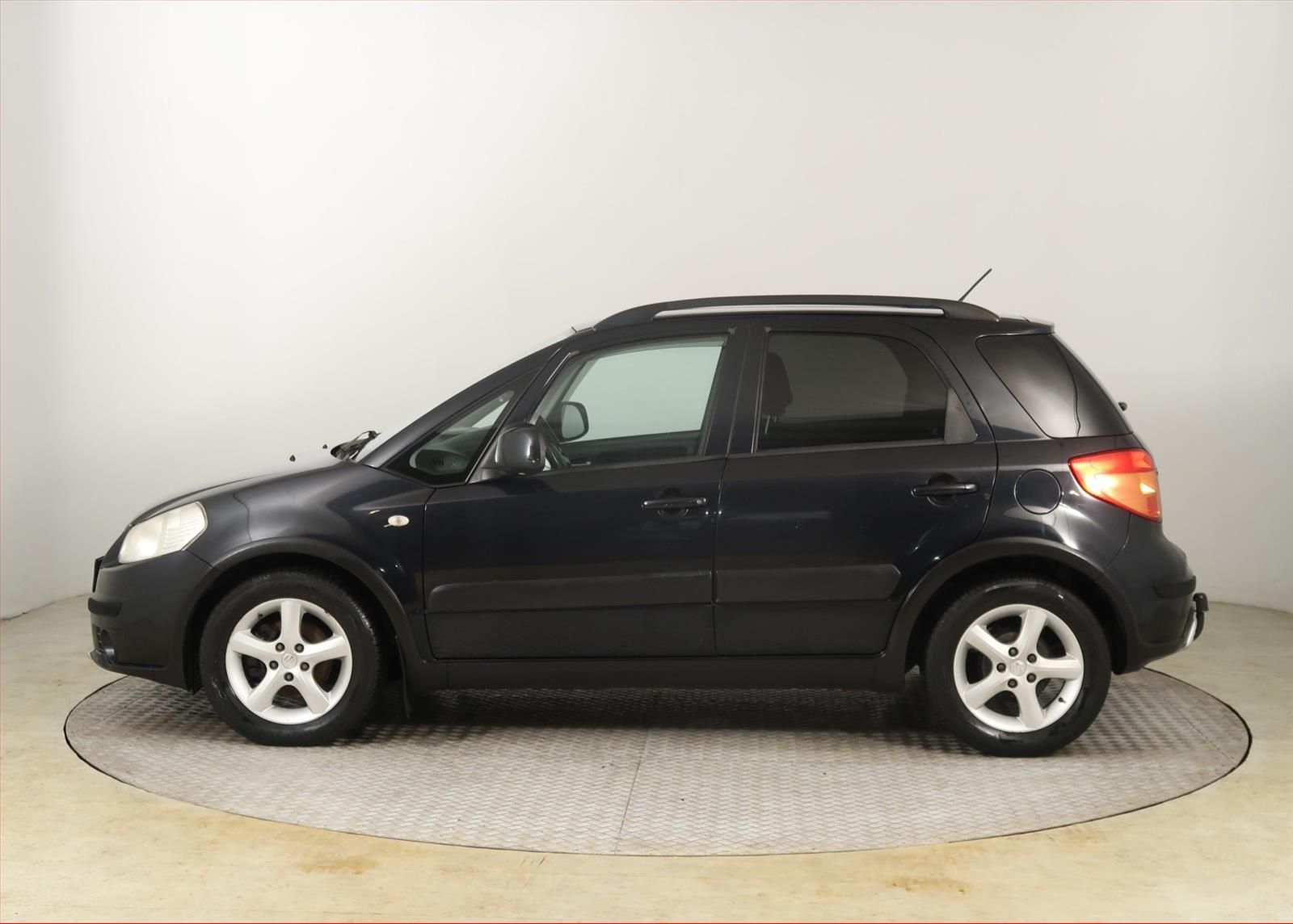 Suzuki SX4, 1.6 VVT, po STK, Tažné - fotka 3