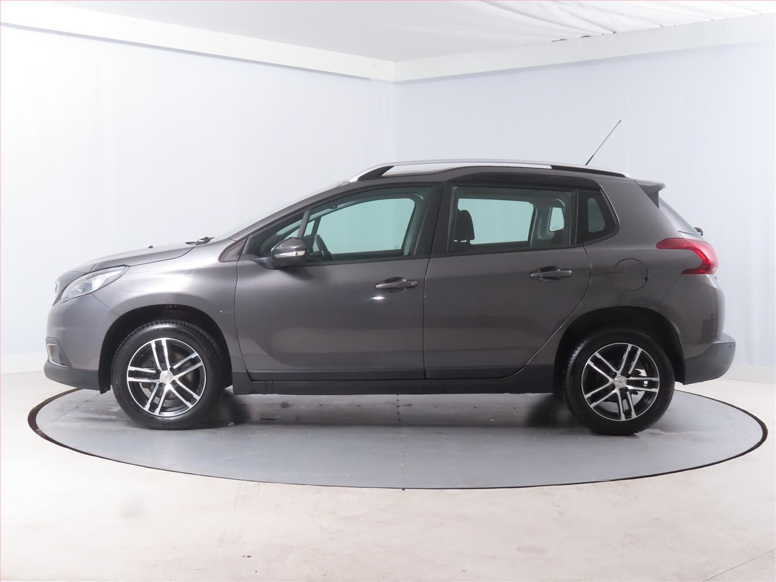 Peugeot 2008, 1.2 PureTech, Active, ČR,1.maj - fotka 3