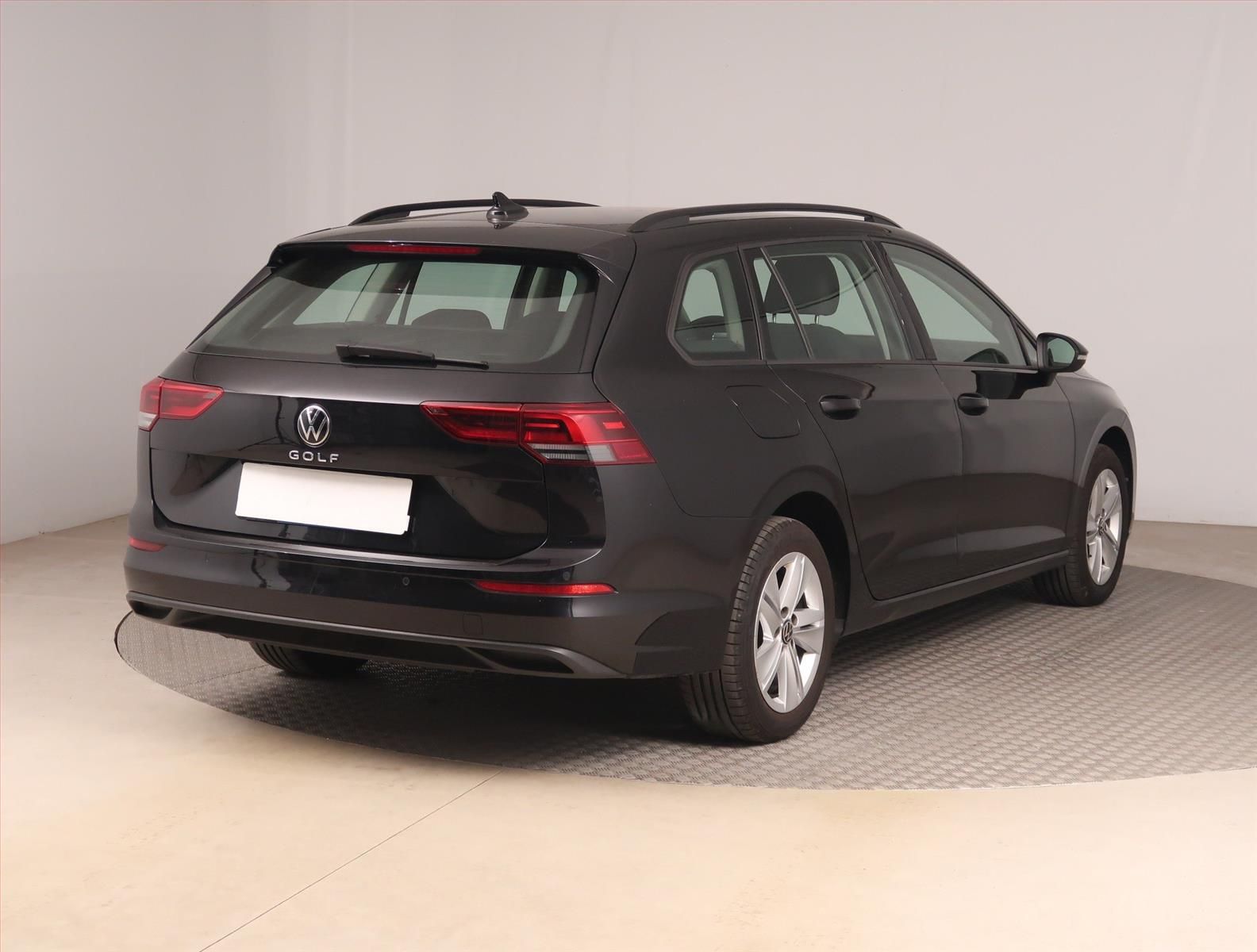 Volkswagen Golf, 1.5 TSI, Life, Serv.kniha - fotka 5