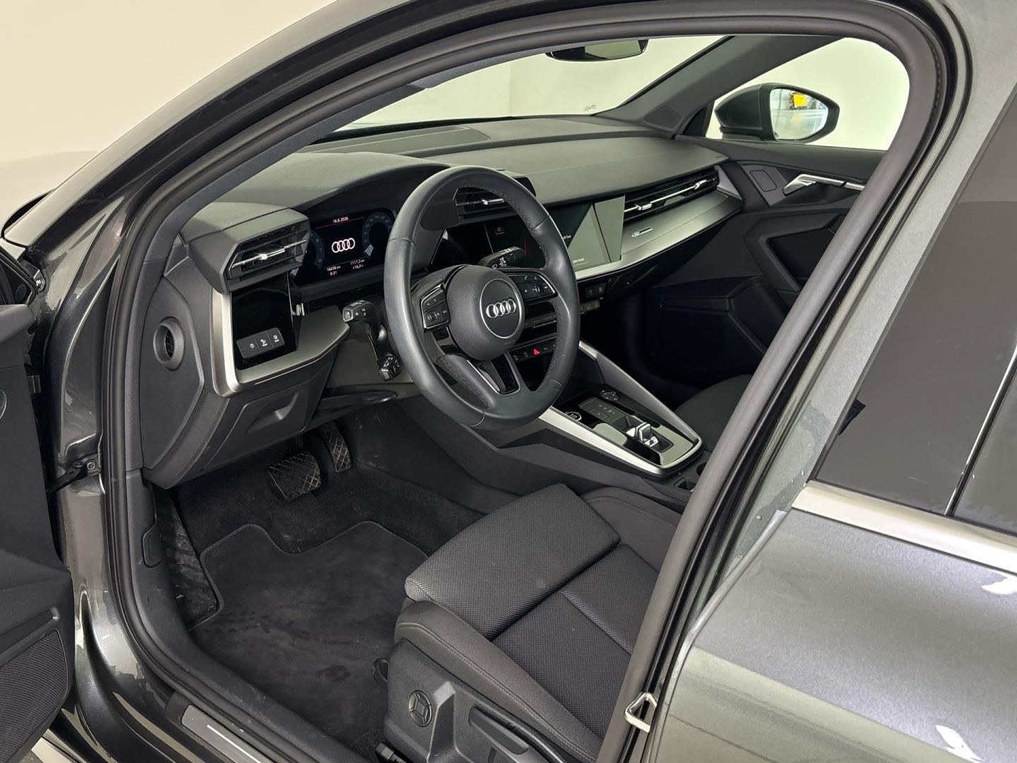Audi A3, 1.5 TSI / 110 kW S-Line Sportb - fotka 6