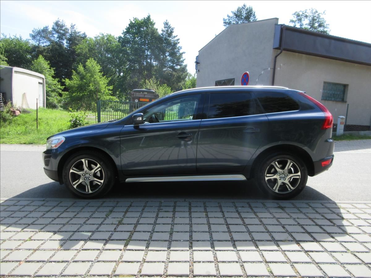 Volvo XC60, 2,4 D5 AWD Summum, Panorama, K - fotka 6