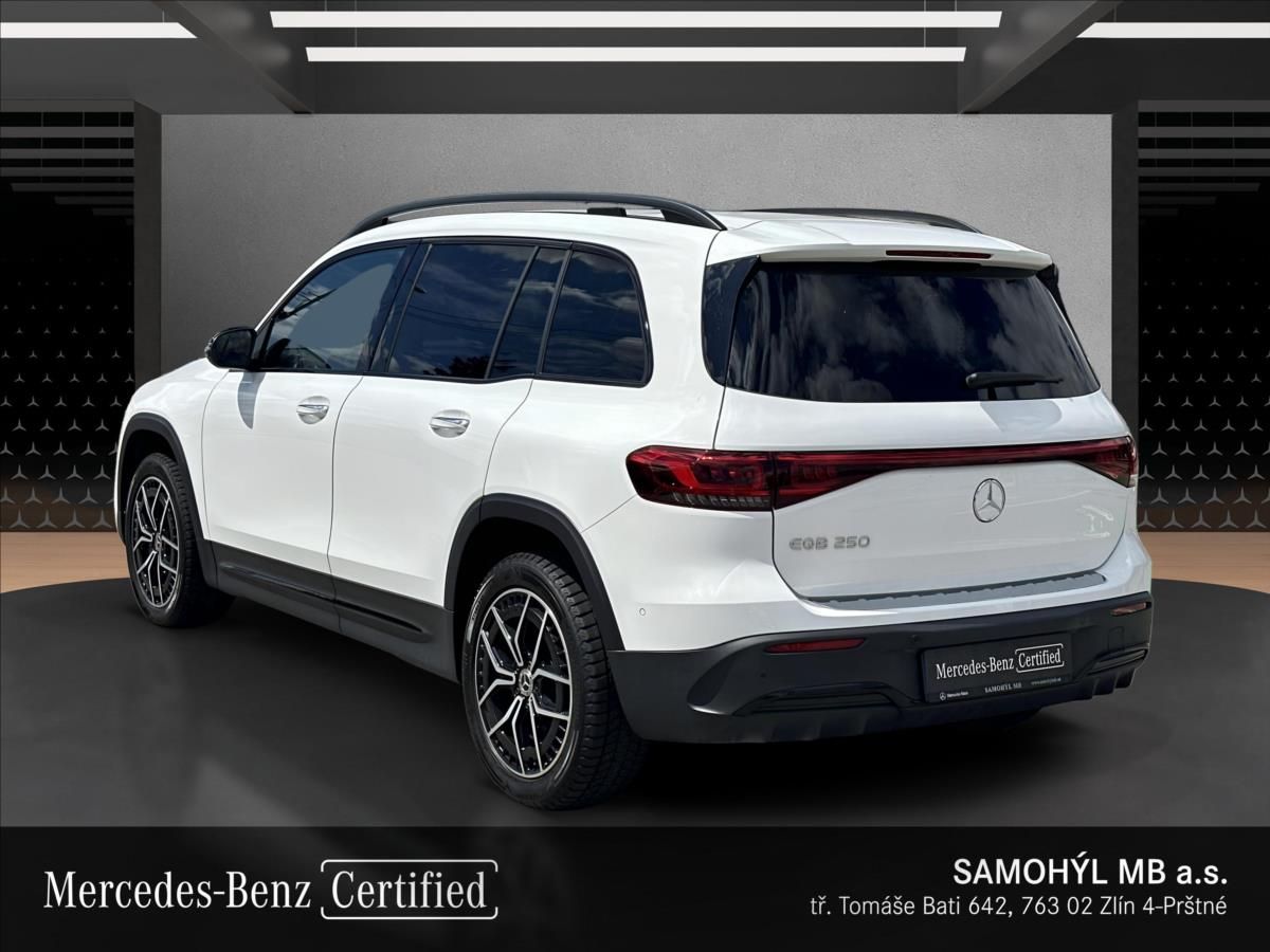 Mercedes-Benz EQB, 250 AMG linie - fotka 3