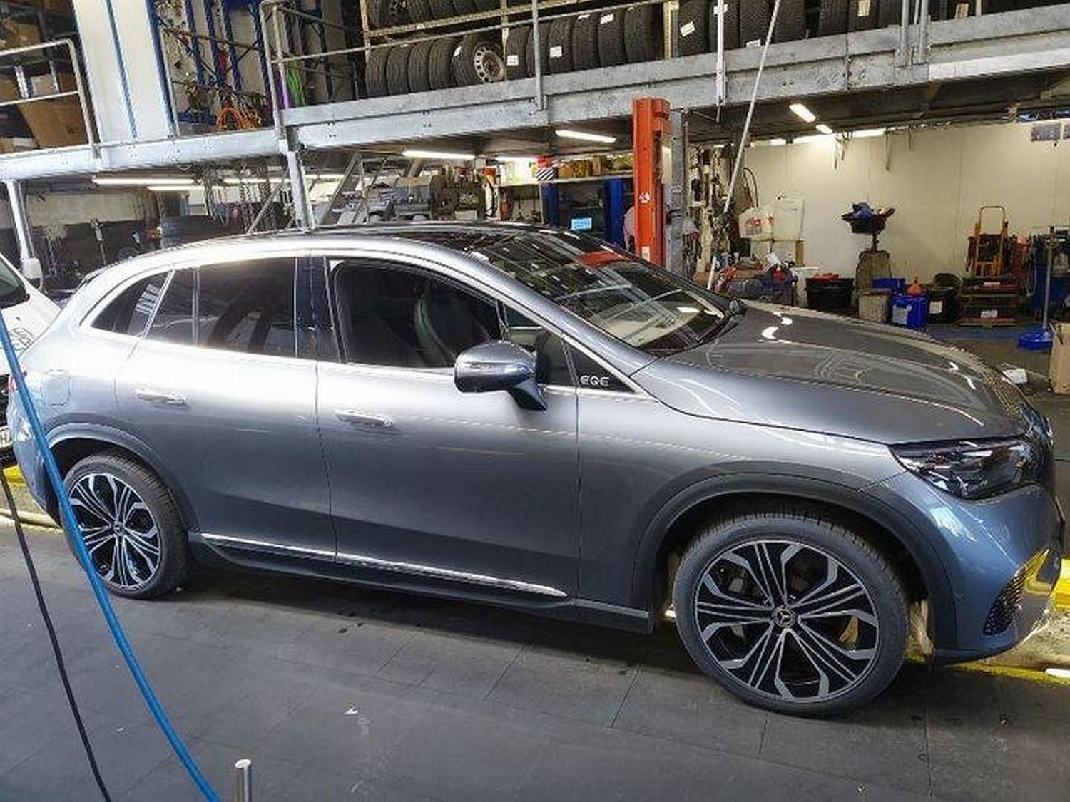 Mercedes-Benz EQE, 350 4-matic Premium Plus - fotka 6