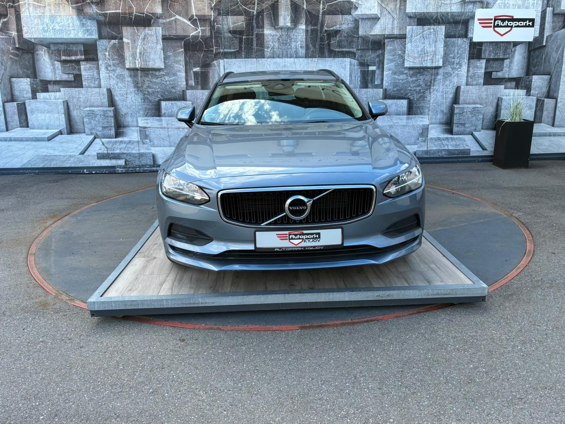 Volvo V90, 2.0D, 110KW - fotka 2