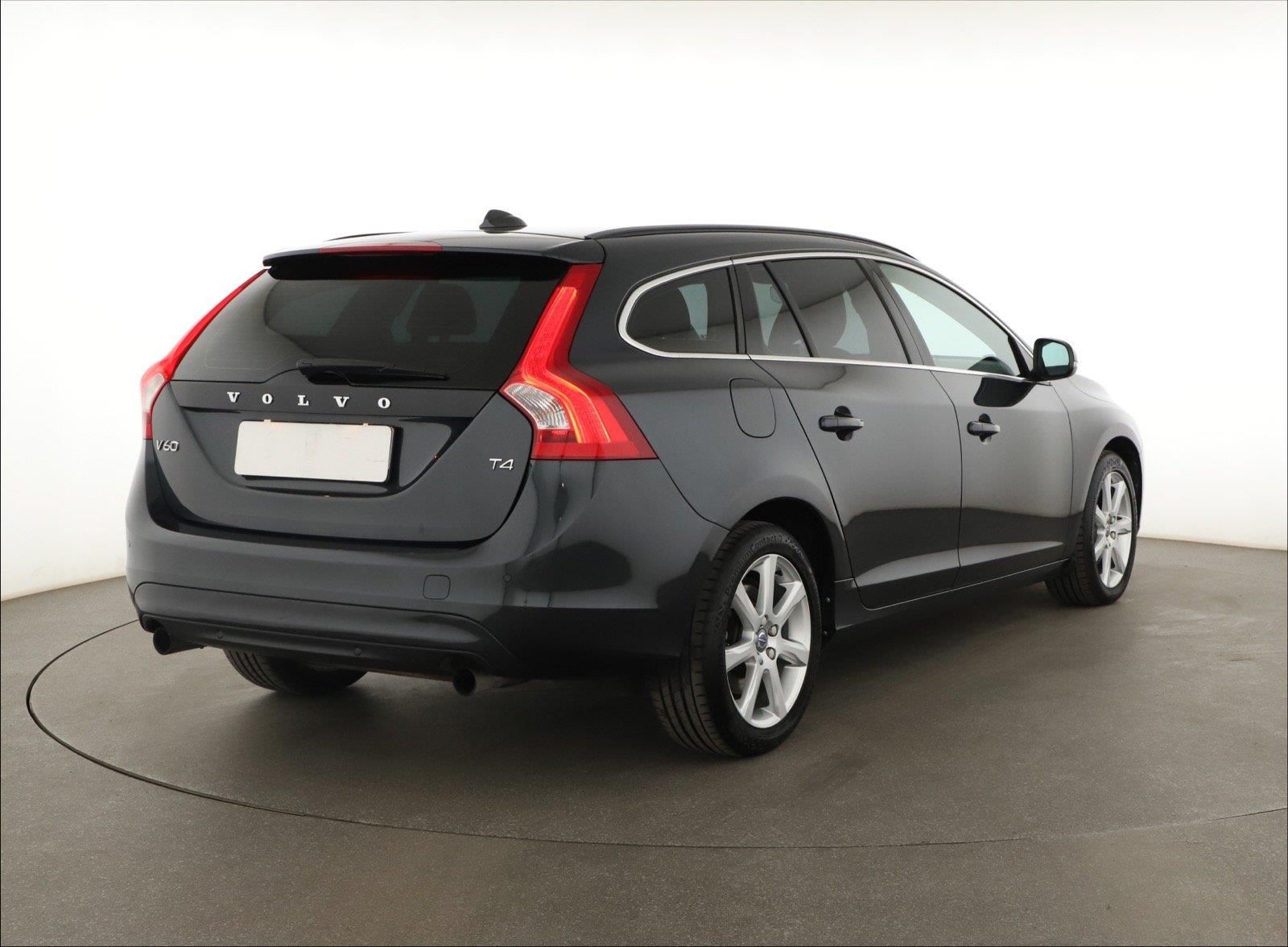 Volvo V60, T4 2.0, Serv.kniha, Kůže, Navi - fotka 5