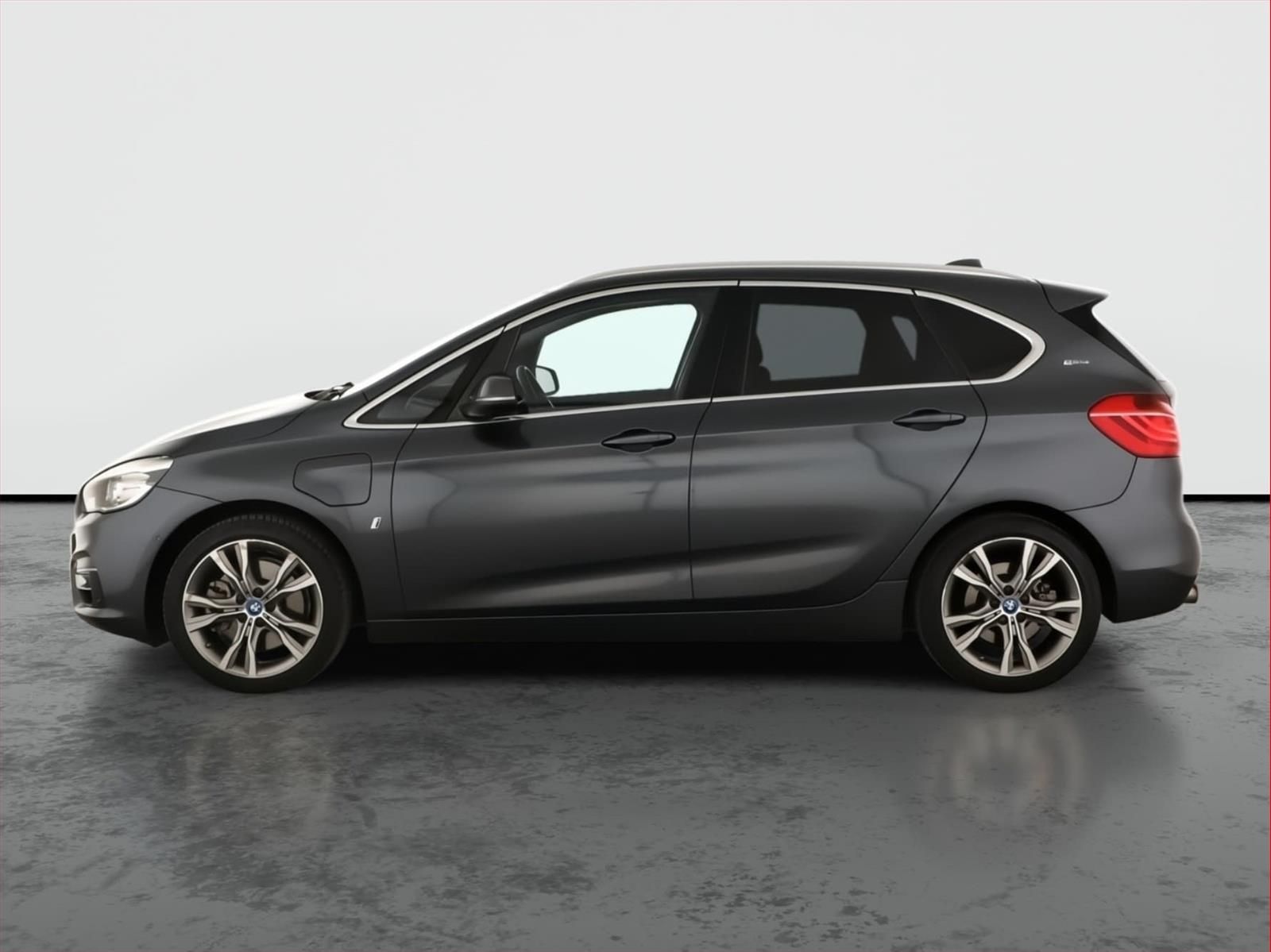 BMW Řada 2, 225xe Active Tourer, 4X4 - fotka 3