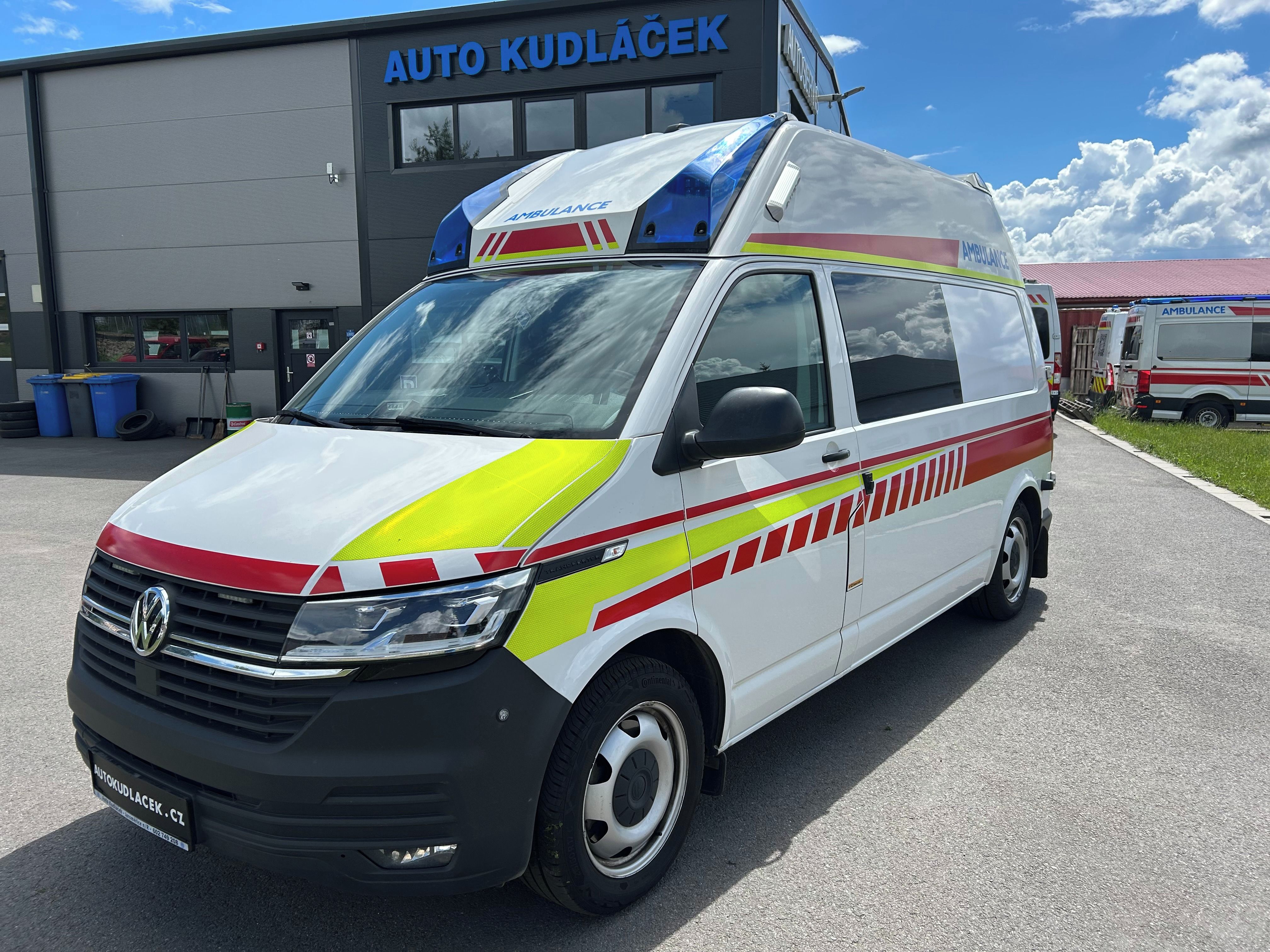 Volkswagen Transporter, T6.1 - 2.0 TDI Sanitní vůz 4x4