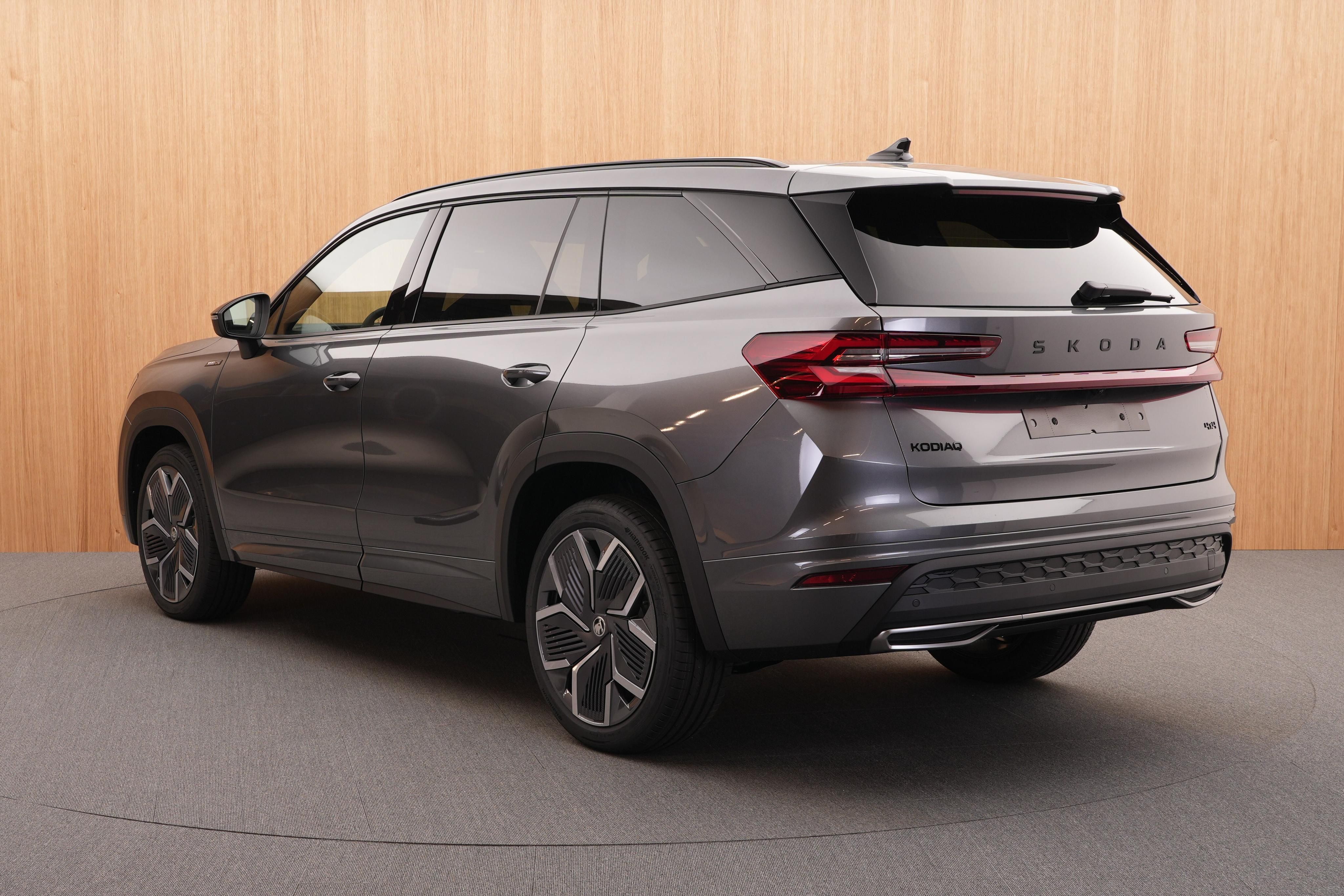 Škoda Kodiaq, Sportine 2.0 TDI 4x4 DSG - fotka 3