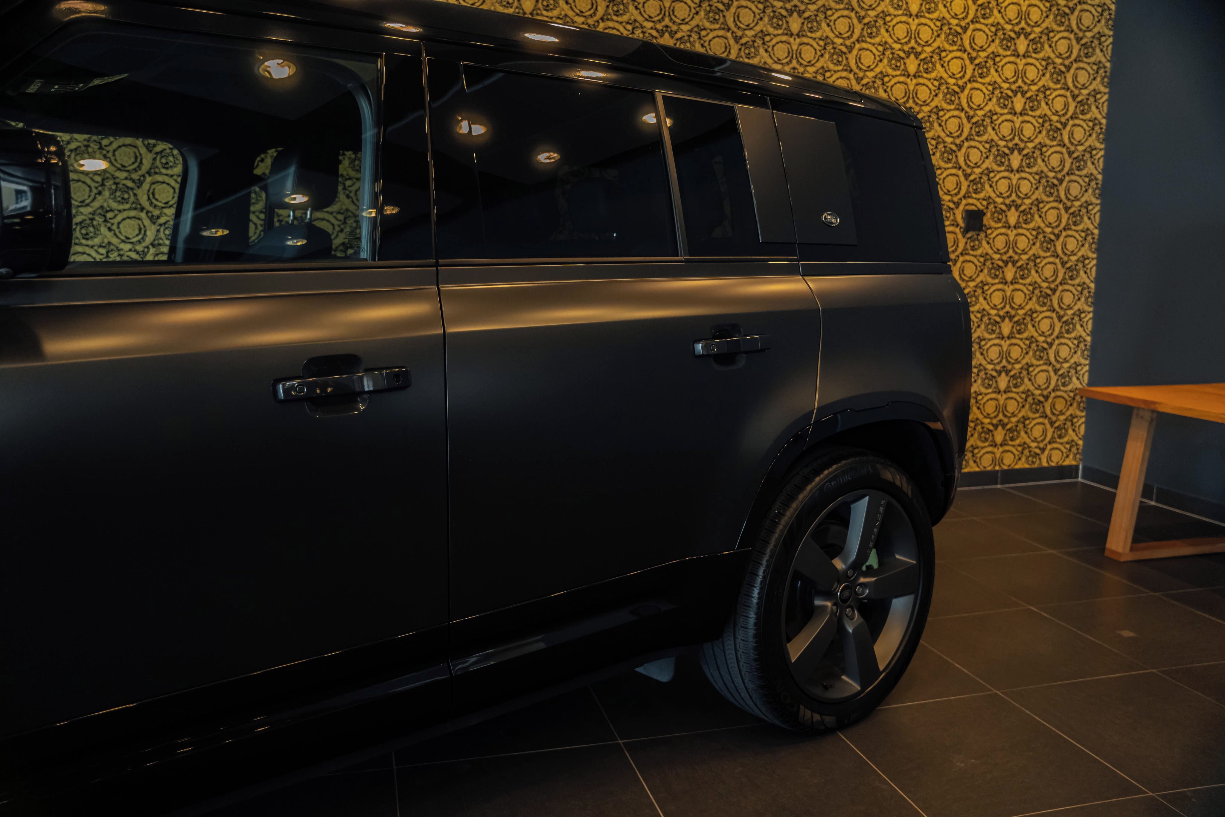 Land Rover Defender, 110 5.0 V8 Carpathian Edition - fotka 5
