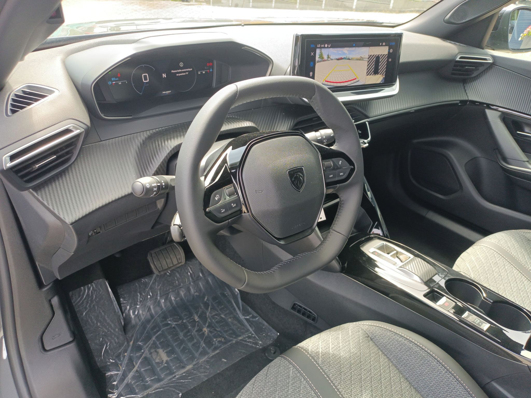 Peugeot 2008, ALLURE Hybrid 145 e-DCS6 - fotka 2