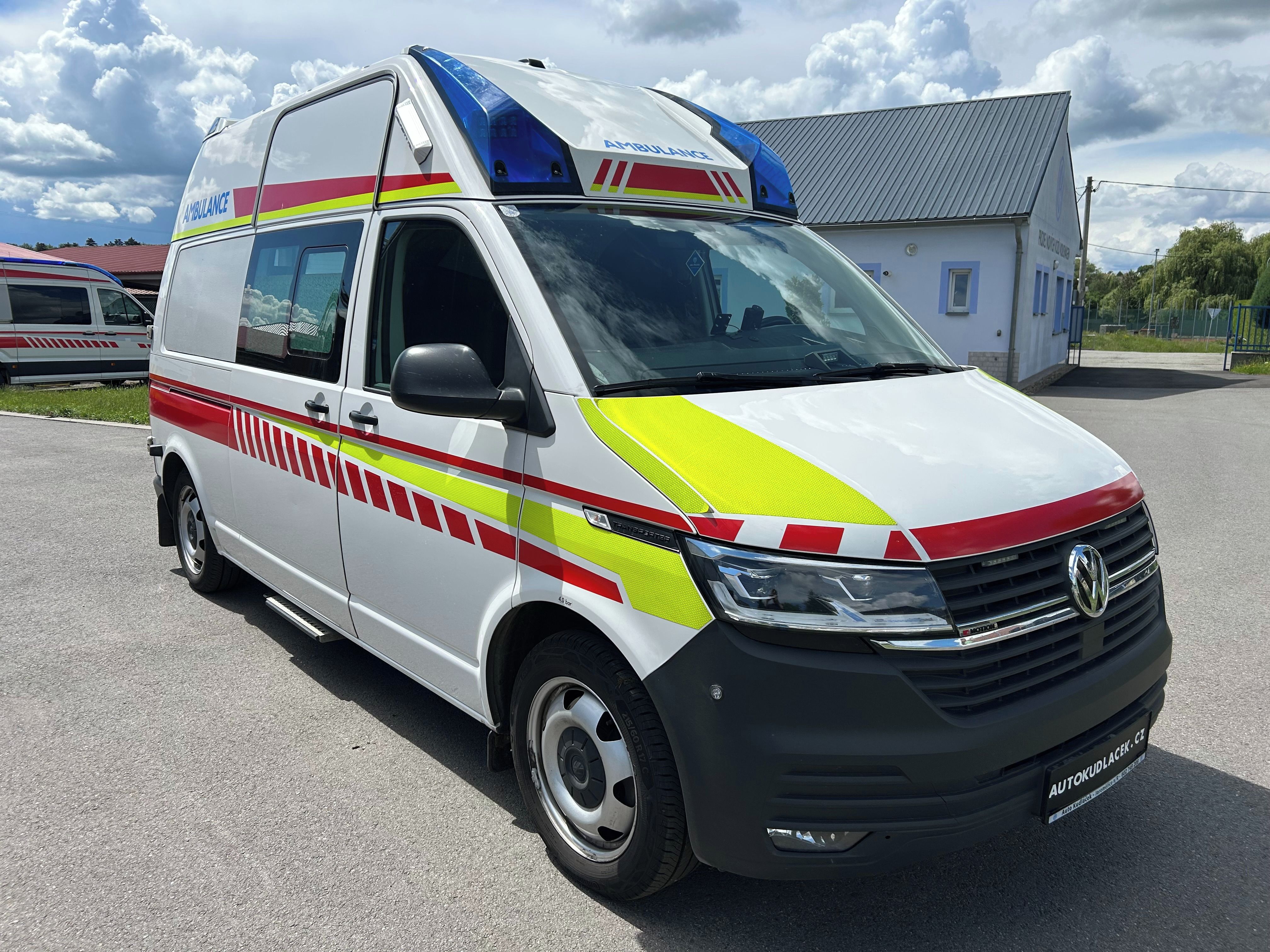 Volkswagen Transporter, T6.1 - 2.0 TDI Sanitní vůz 4x4 - fotka 2