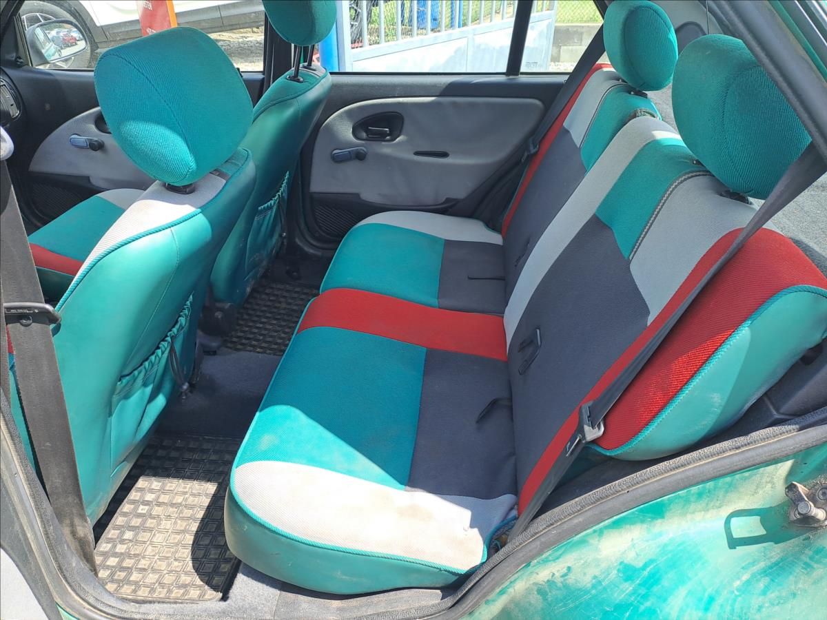 Citroën Saxo, 1,1 i - fotka 6
