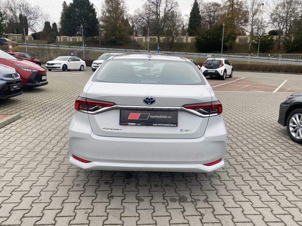 Toyota Corolla, 1.8 Hybrid Comfort Tech - fotka 4