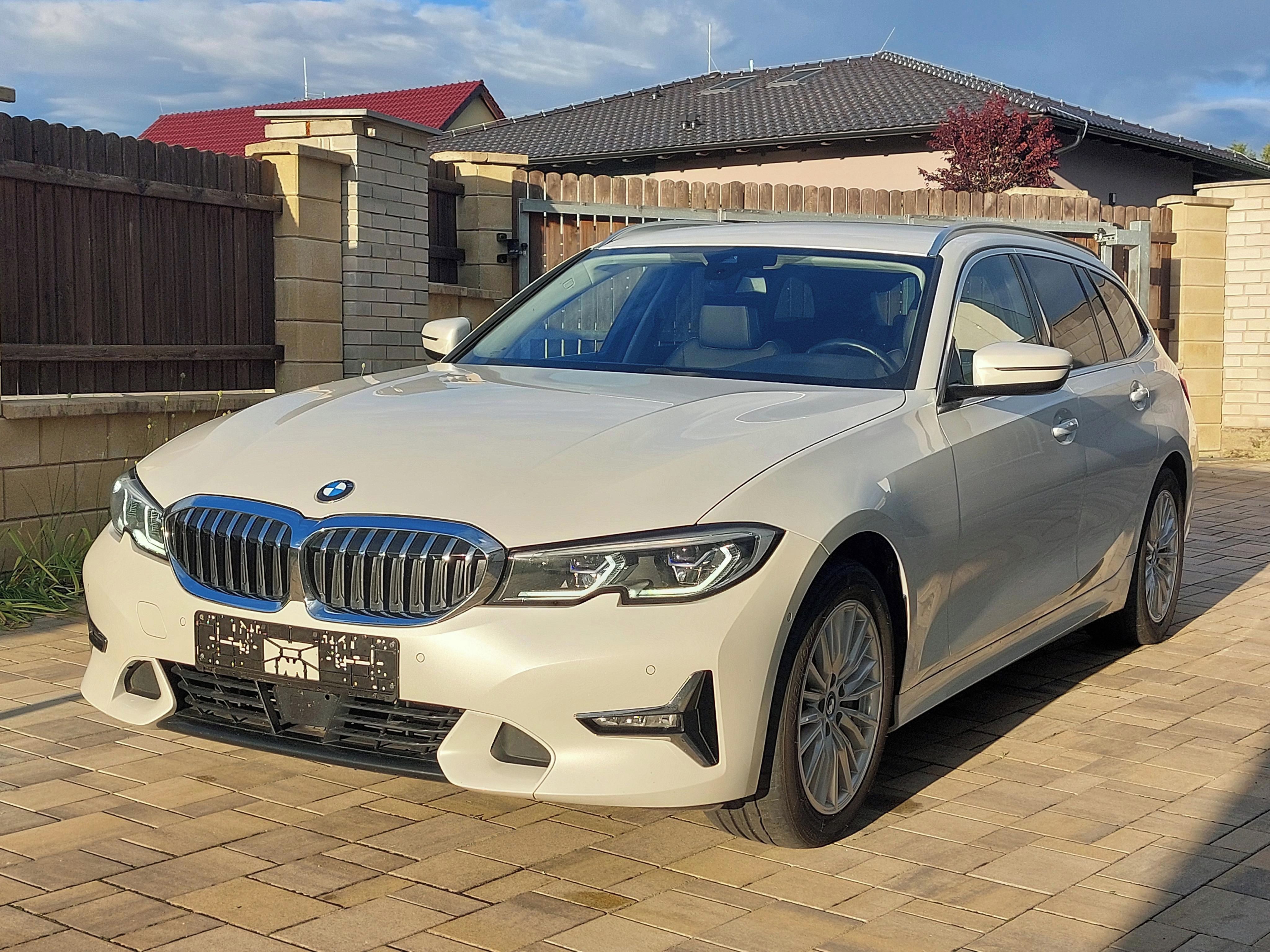 BMW Řada 3, 330d xDrive Luxury line - fotka 2