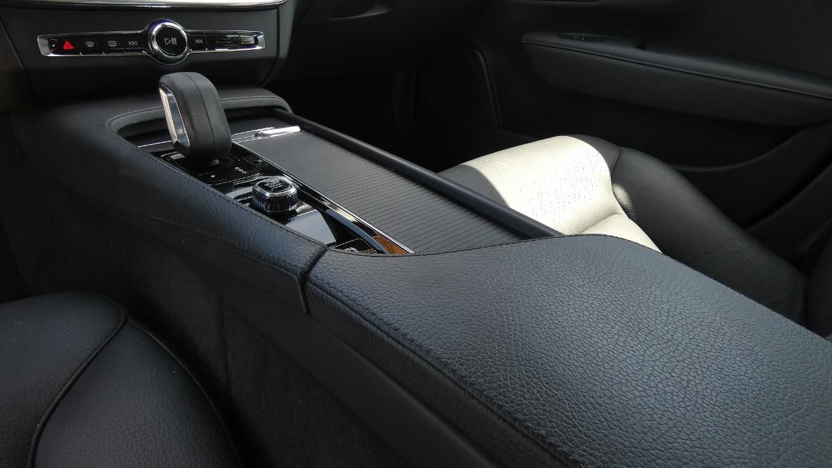 Volvo V90, B4 mHEV AWD aut. Momentum Pro - fotka 6