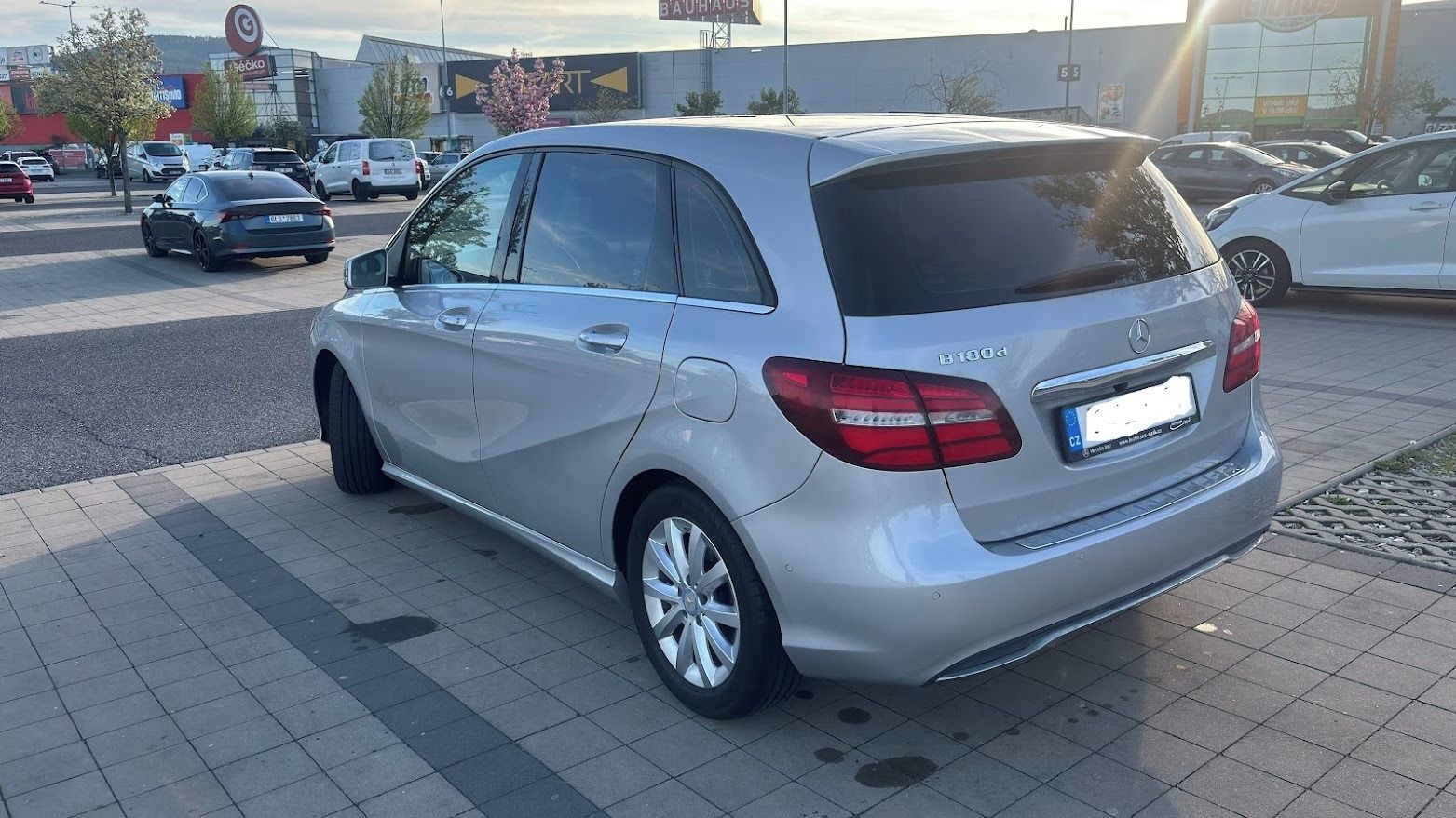 Mercedes-Benz Třídy B, 180d, ČR, servis MB - fotka 4